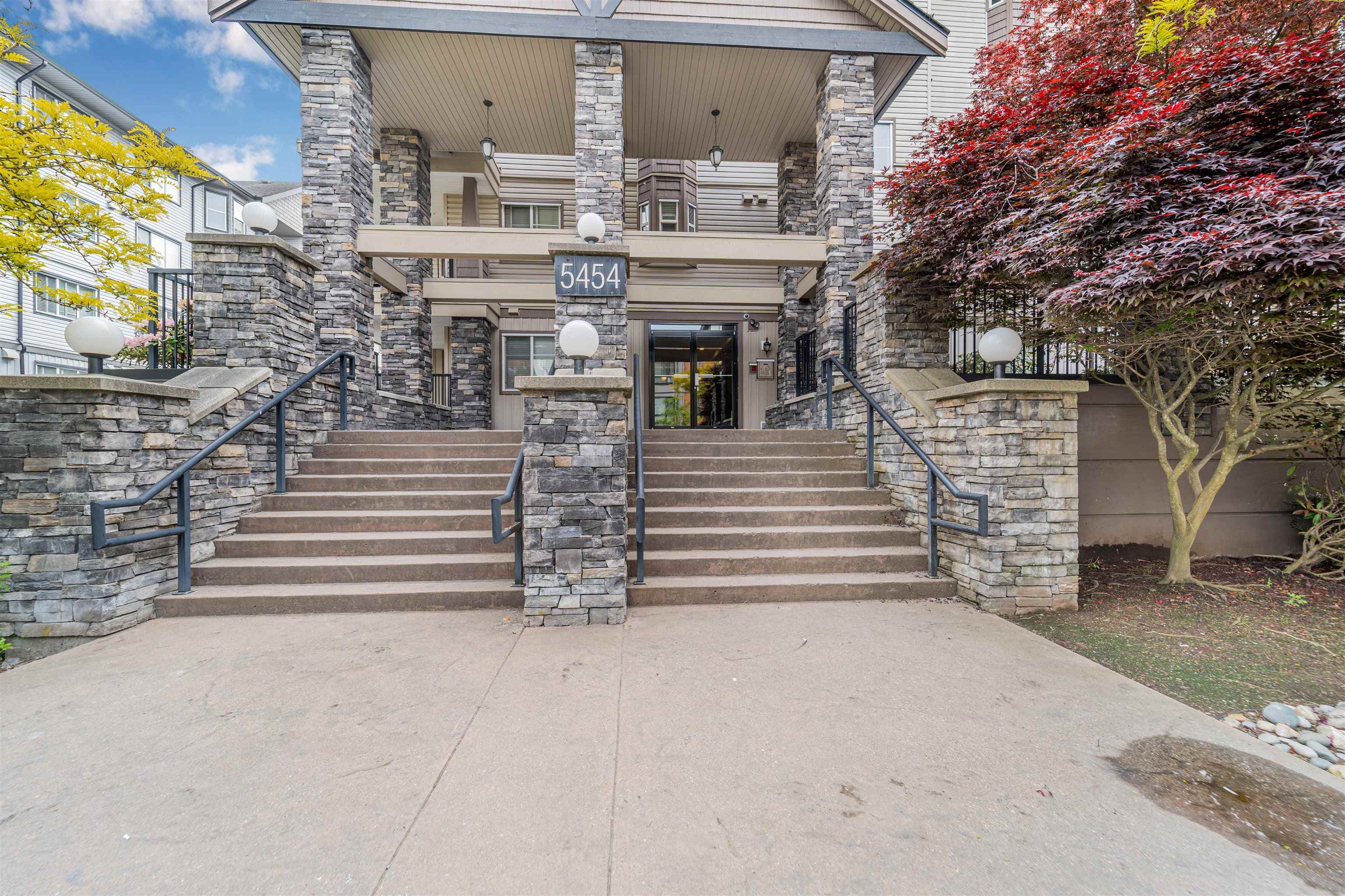 109 - 5454 198 Street, Langley, V3A 1G2 — photo 1