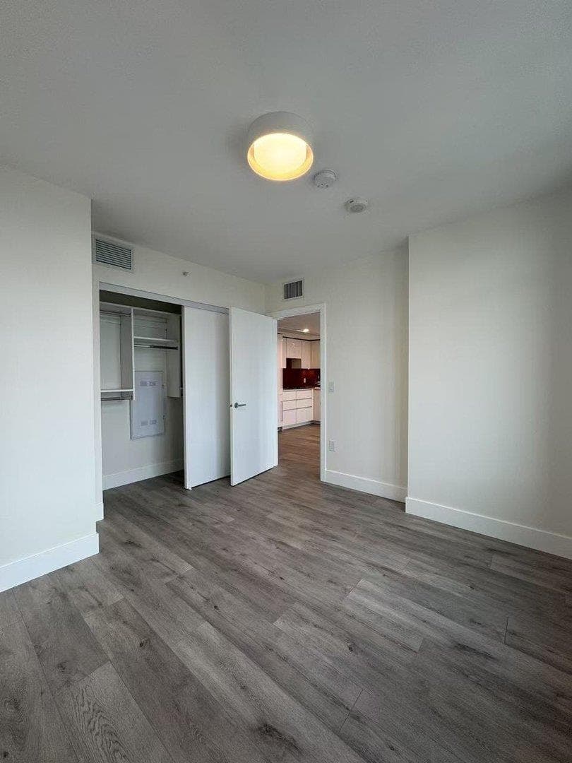 2507 - 10428 Whalley Boulevard, Surrey, V3T 0W2 — photo 5