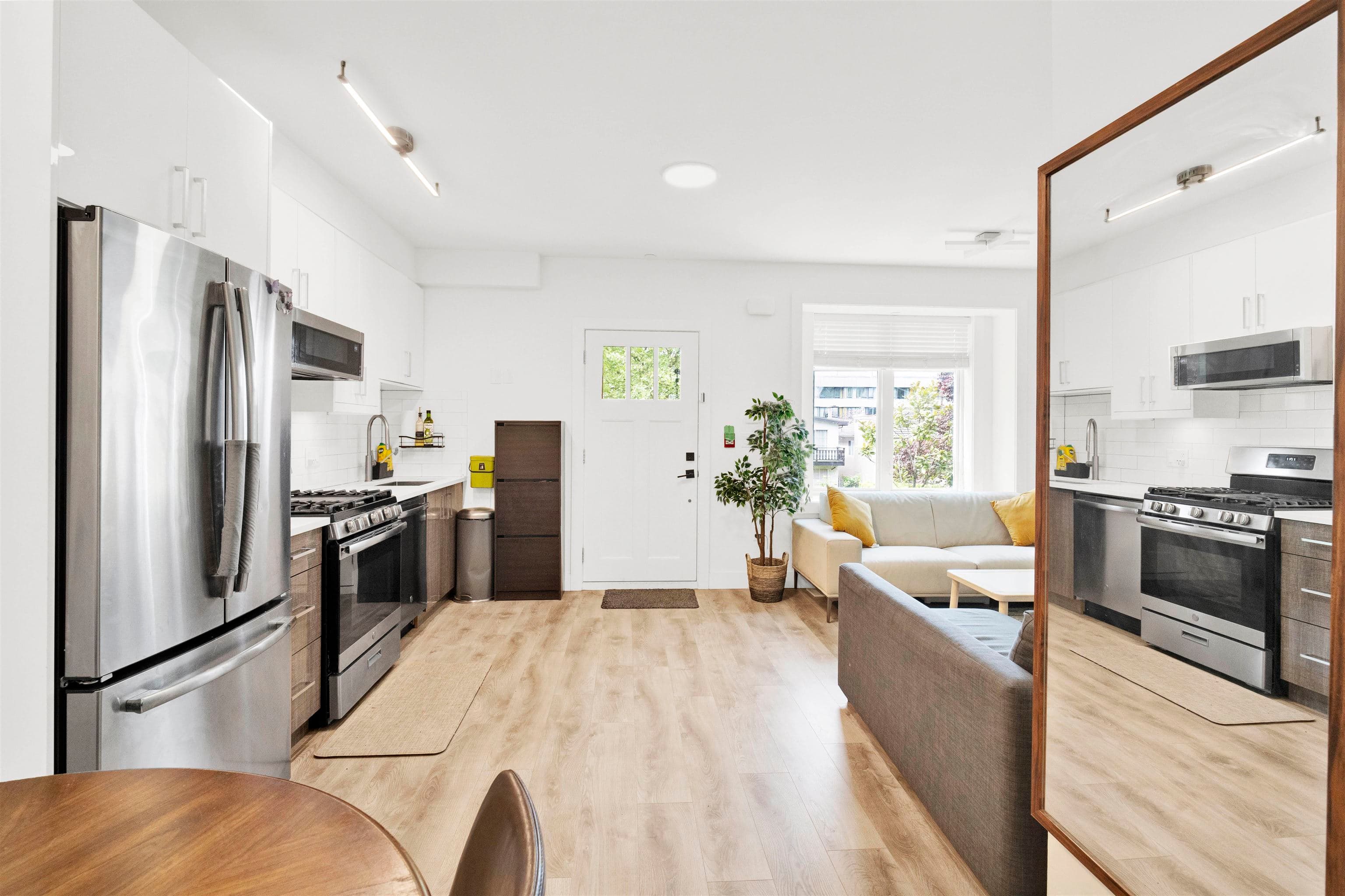 2743 Duke Street, Vancouver, V5R 4S8 — photo 3