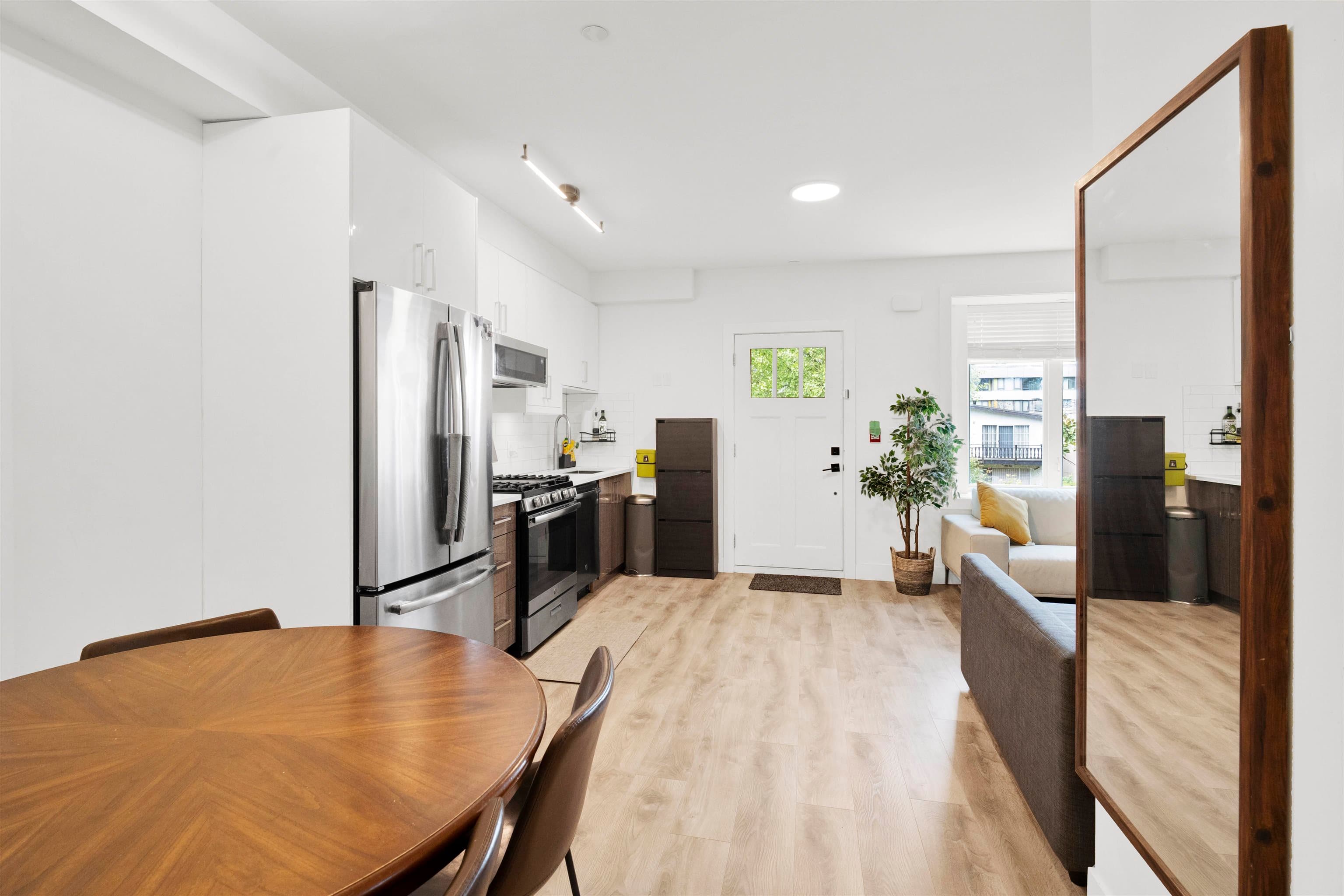 2743 Duke Street, Vancouver, V5R 4S8 — photo 4