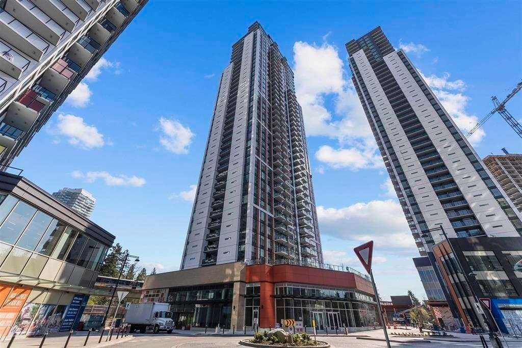 2212 - 13725 George Junction, Surrey, V3T 0V7 — photo 2