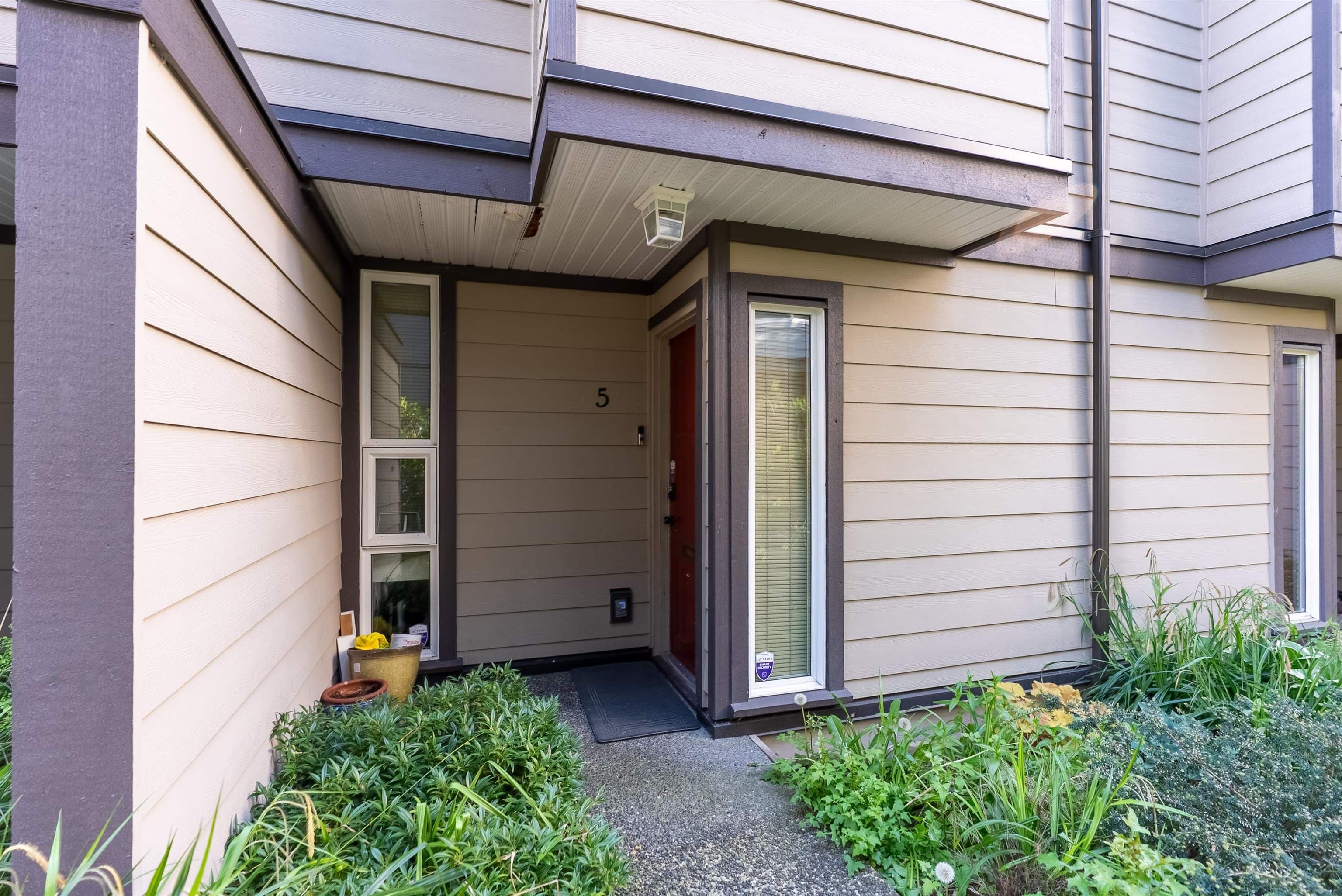 5 - 1535 St. Georges Avenue, North Vancouver, V7L 3J6 — photo 4