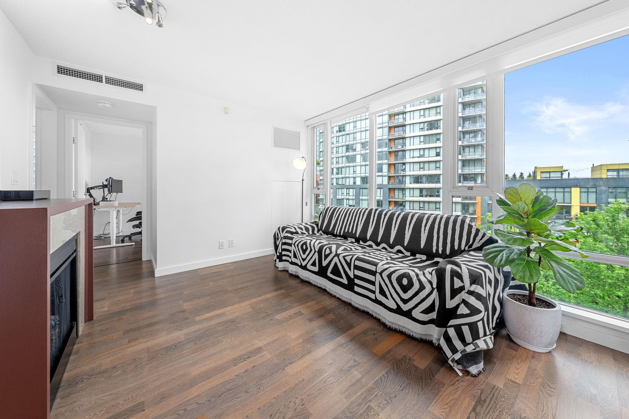 702 - 918 Cooperage Way, Vancouver, V6B 0A7 — photo 2