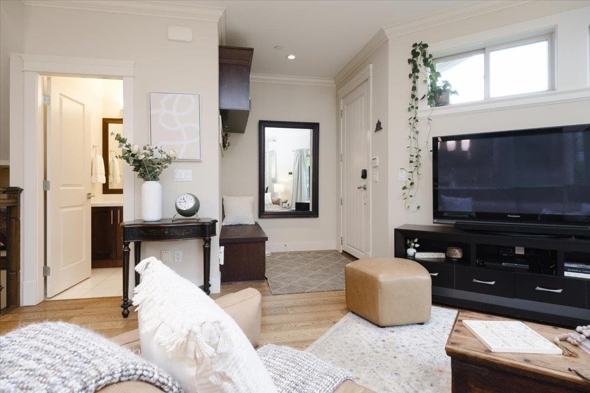 640 W 15th Street, North Vancouver, V7M 1S9 — photo 4