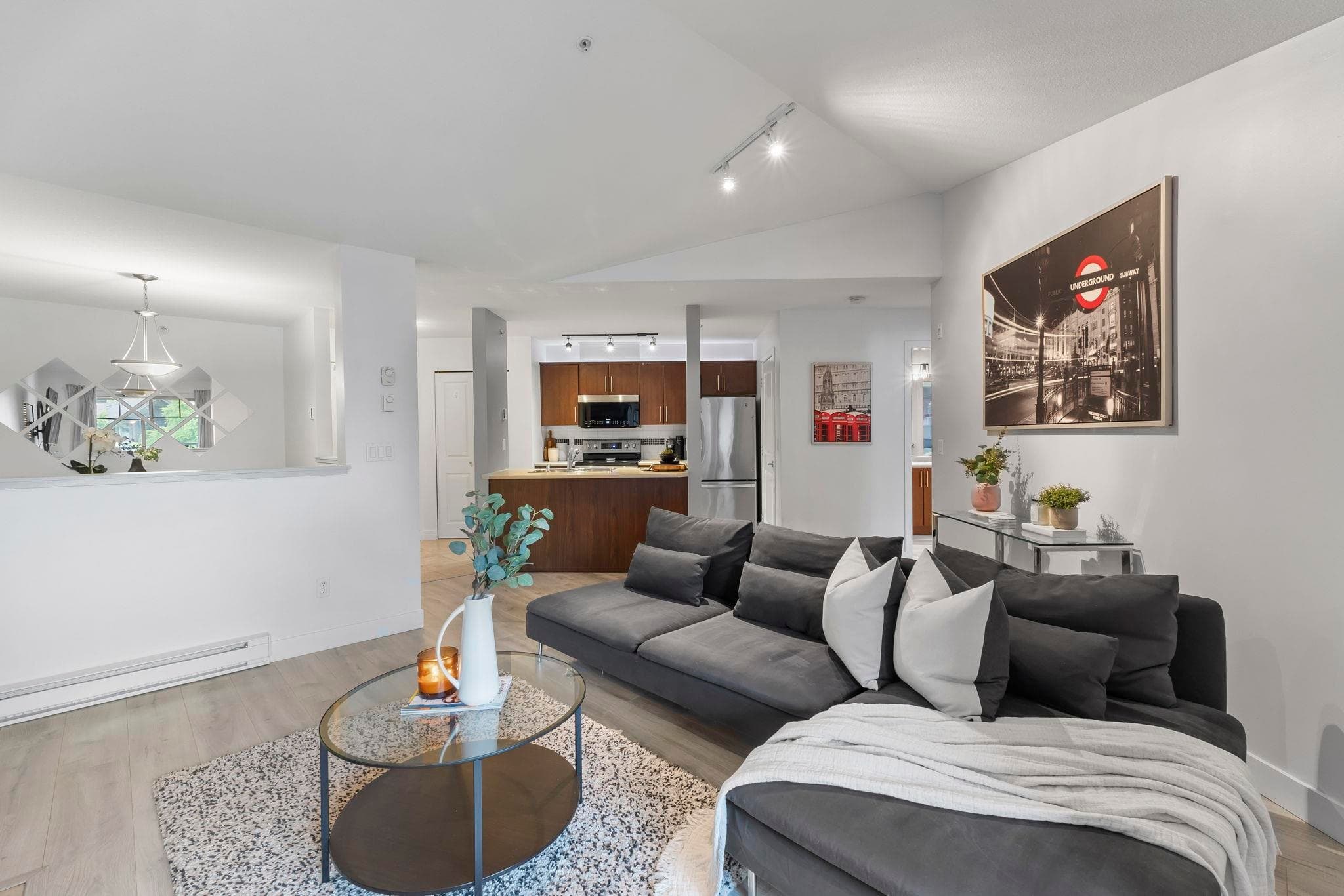 402 - 12248 224 Street, Maple Ridge, V2X 8W6 — photo 2