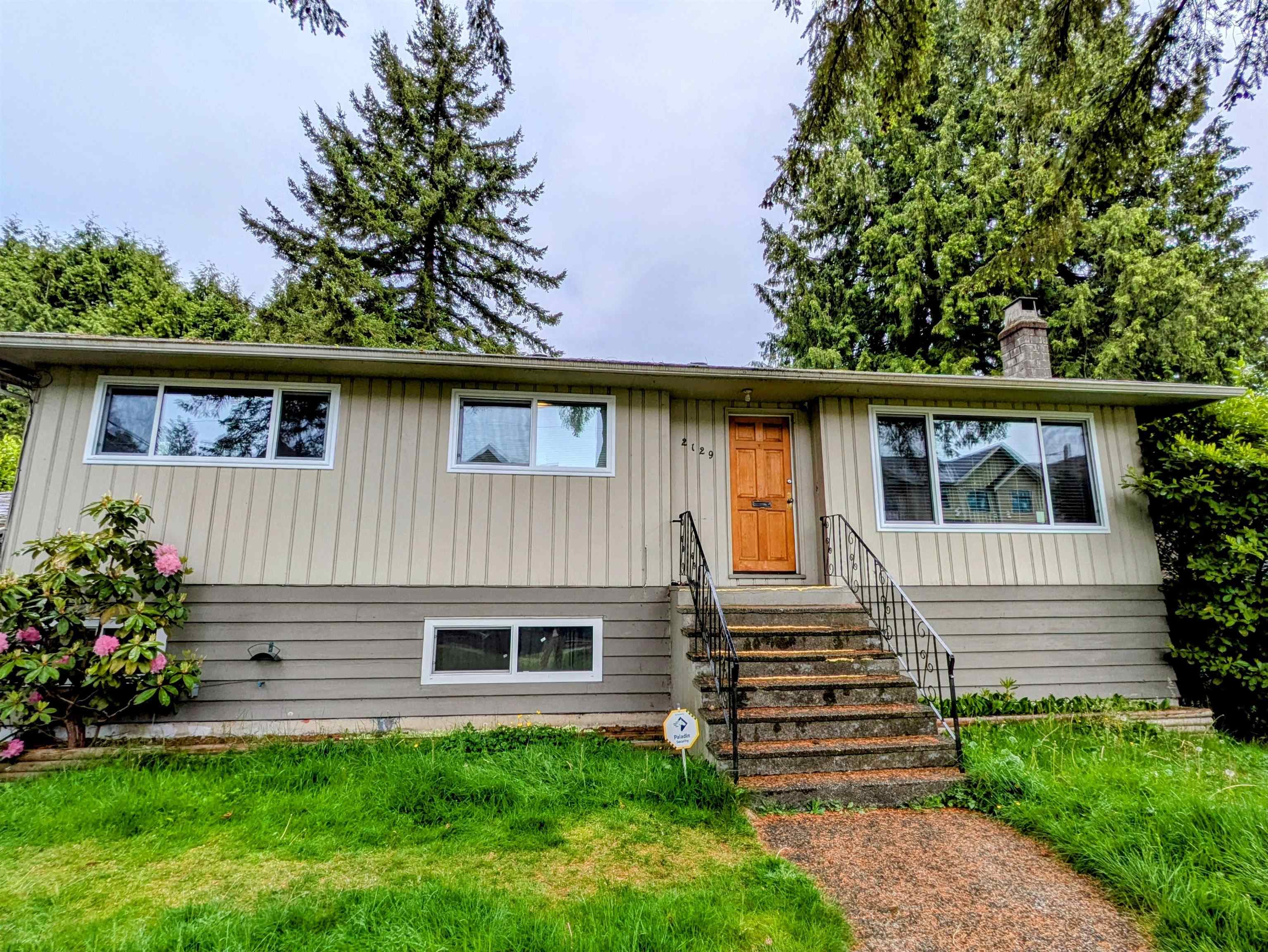 2129 Rindall Avenue, Port Coquitlam, V3C 1T9 — photo 2