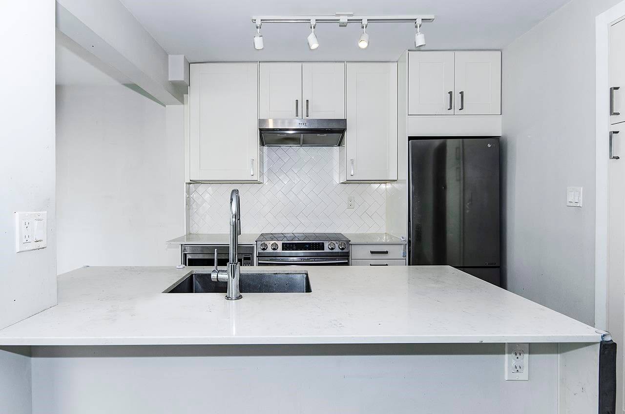 1204 - 939 Homer Street, Vancouver, V6B 2W6 — photo 2
