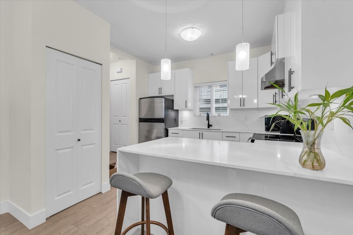 206 - 3888 Norfolk Street, Burnaby, V5G 1E5 — photo 4
