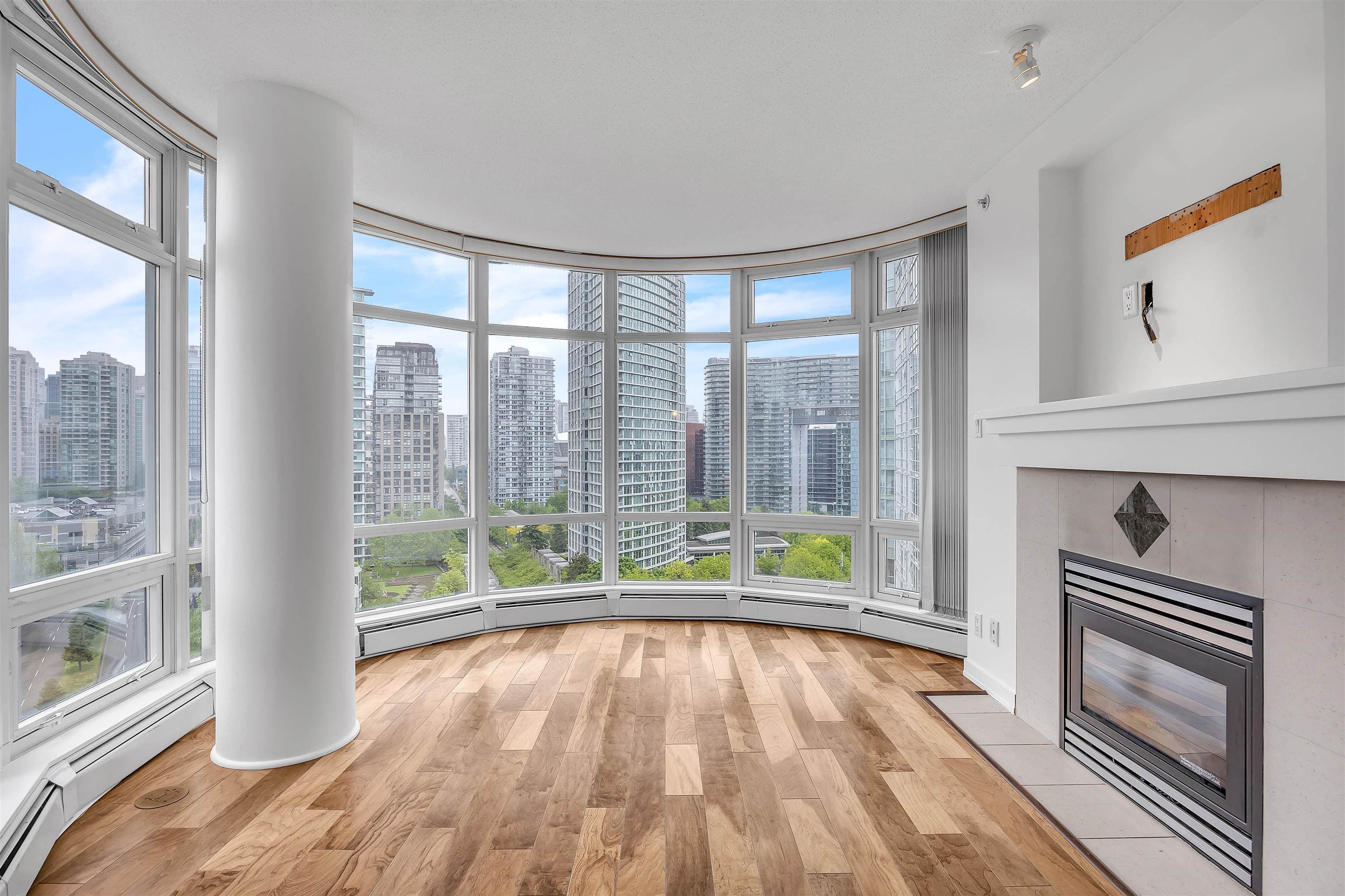 1702 - 198 Aquarius Mews, Vancouver, V6Z 2Y4 — photo 4