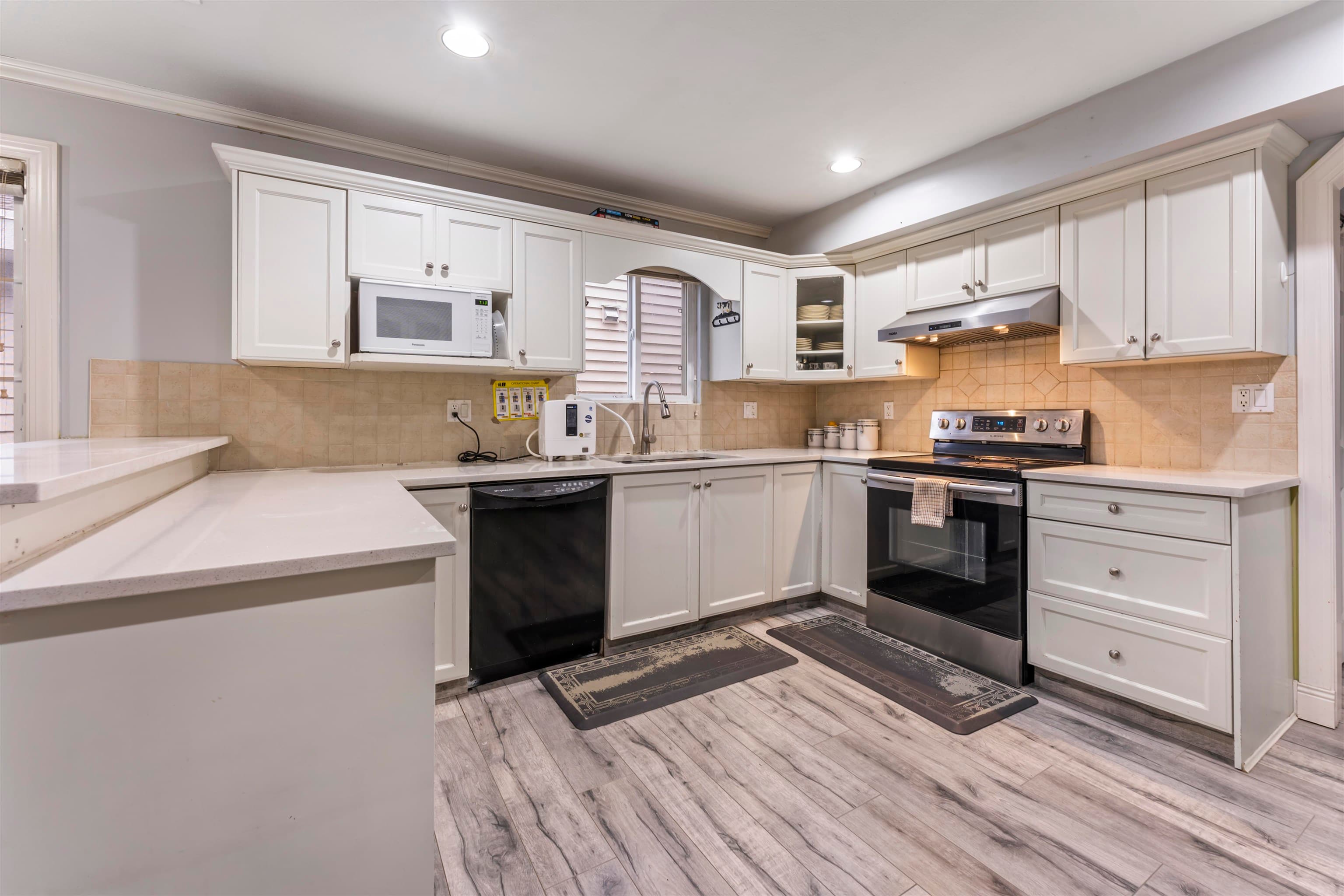 17381 64 Avenue, Surrey, V3S 1Y8 — photo 5