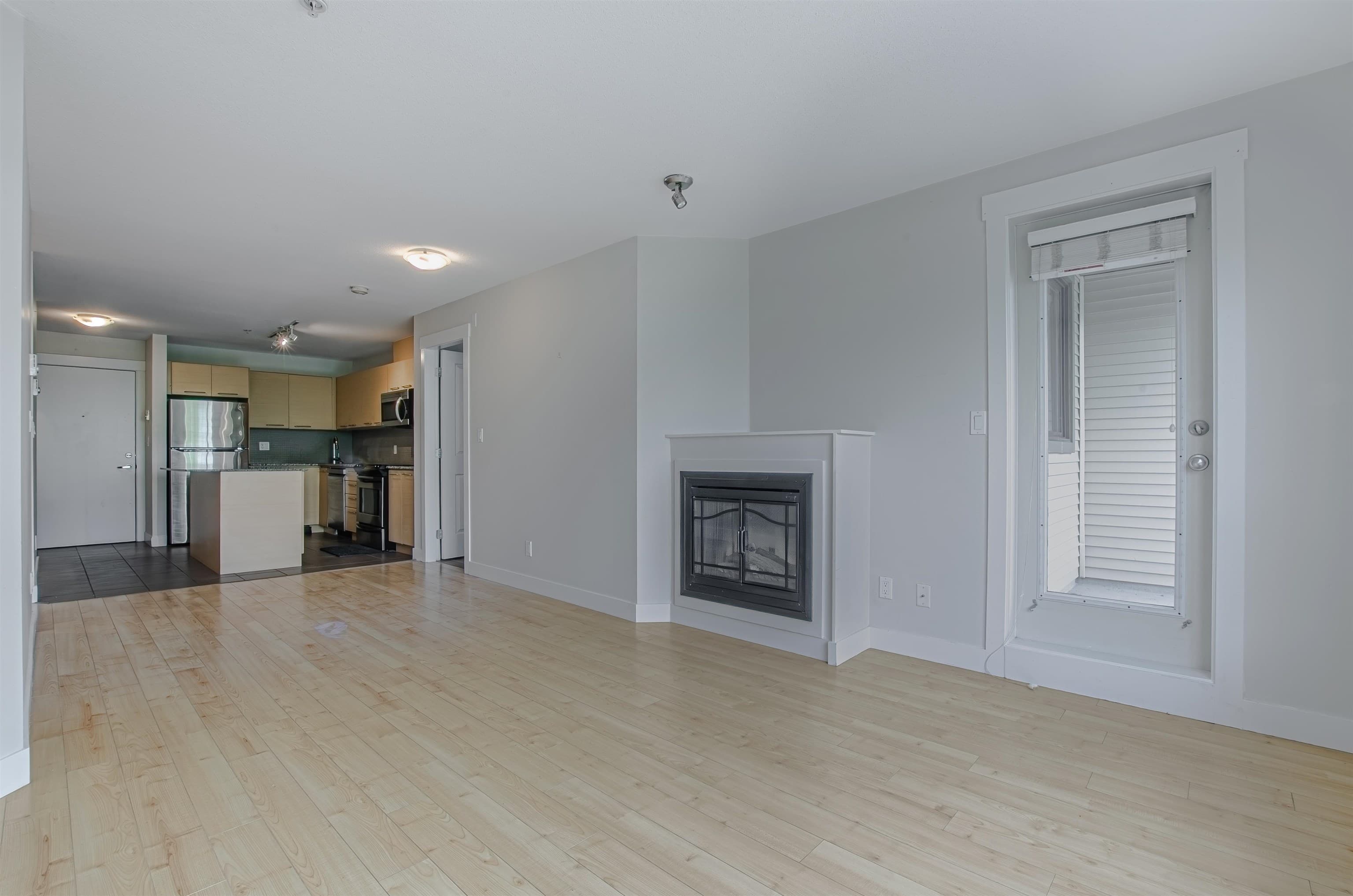 209 - 10822 City Parkway, Surrey, V3T 0C2 — photo 5