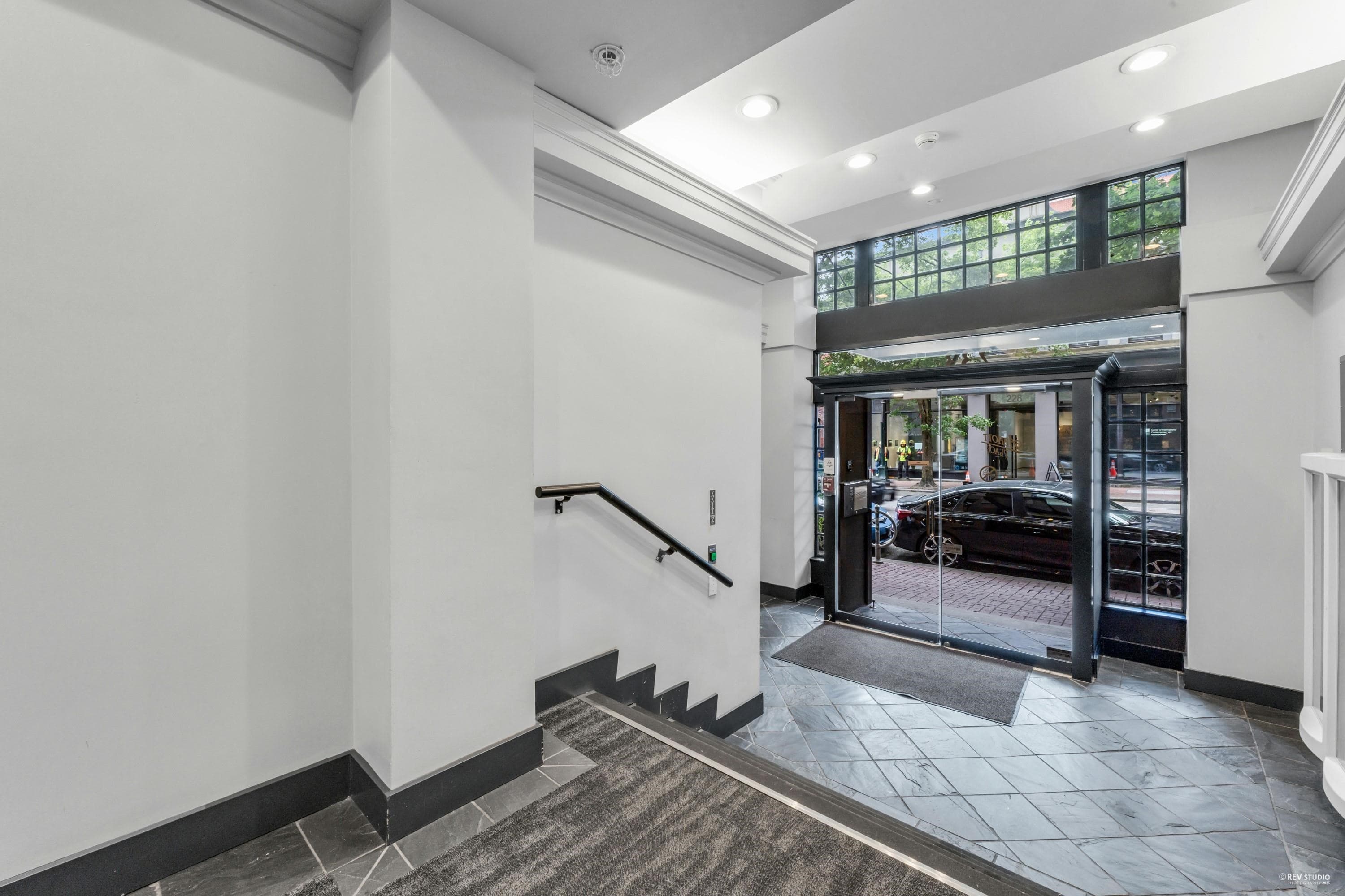 301 - 233 Abbott Street, Vancouver, V6B 2K7 — photo 5