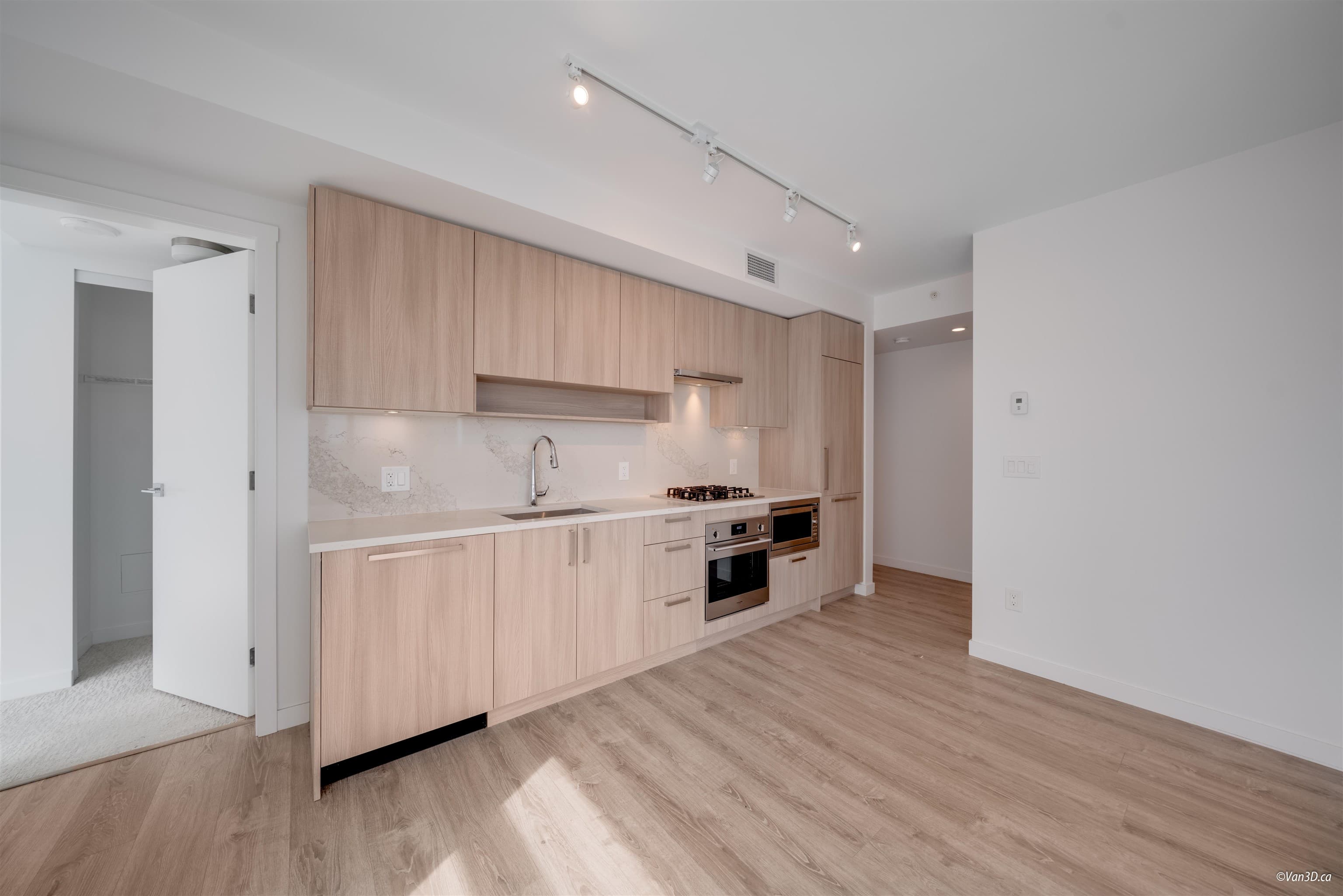 2911 - 13350 Central Avenue, Surrey, V3T 0S1 — photo 4