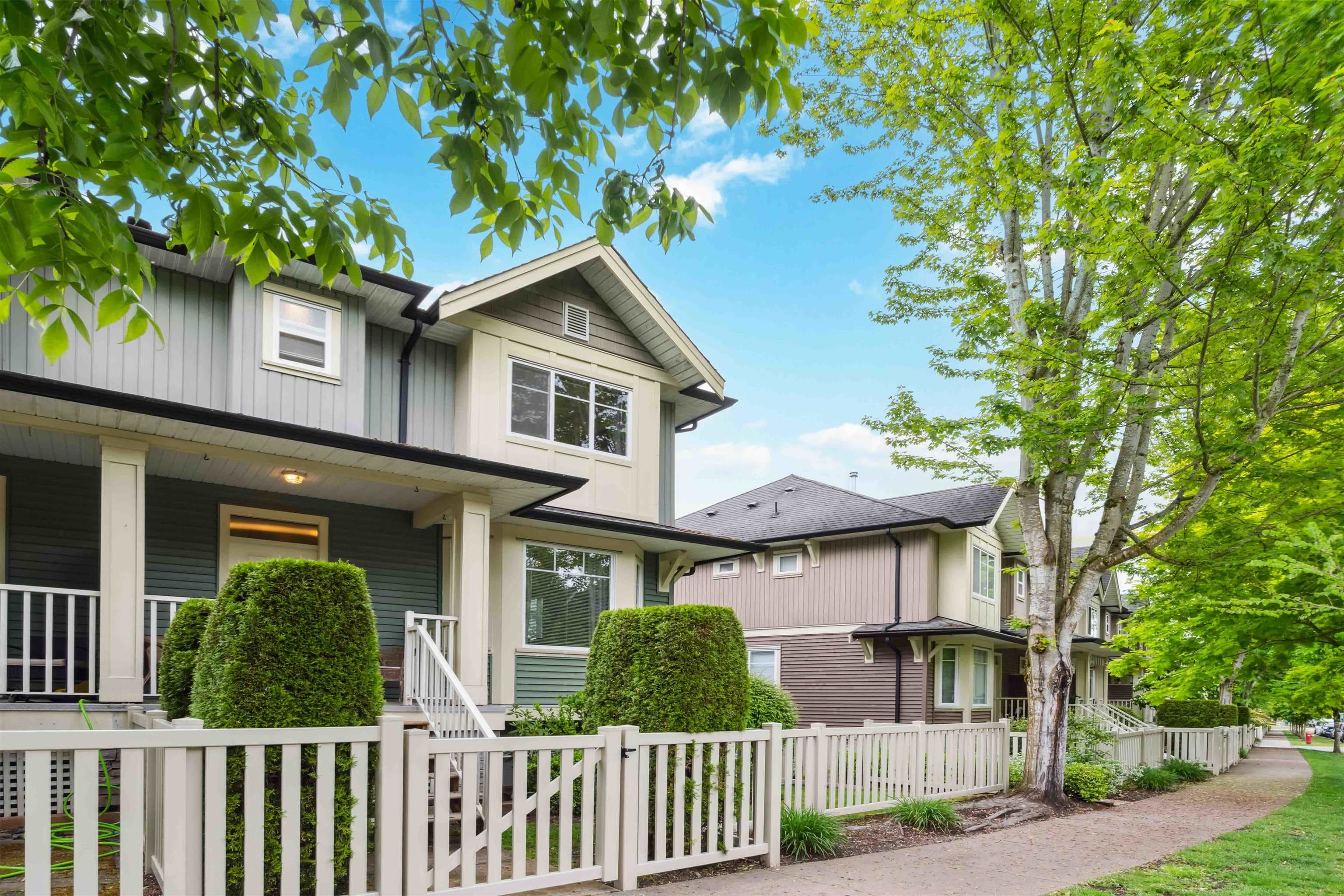 32 - 6575 192 Street, Surrey, V4N 5T8 — photo 2