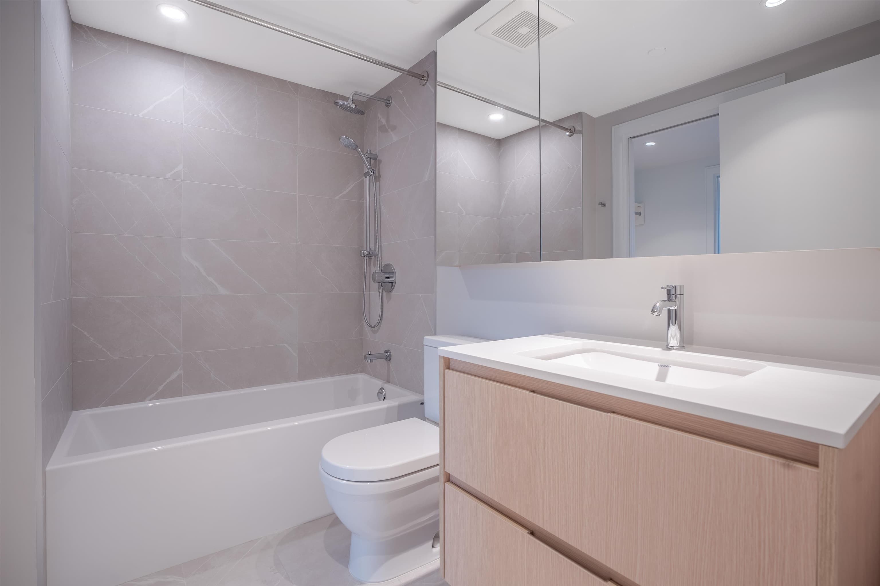 2202 - 1500 Fern Street, North Vancouver, V7J 0B6 — photo 5