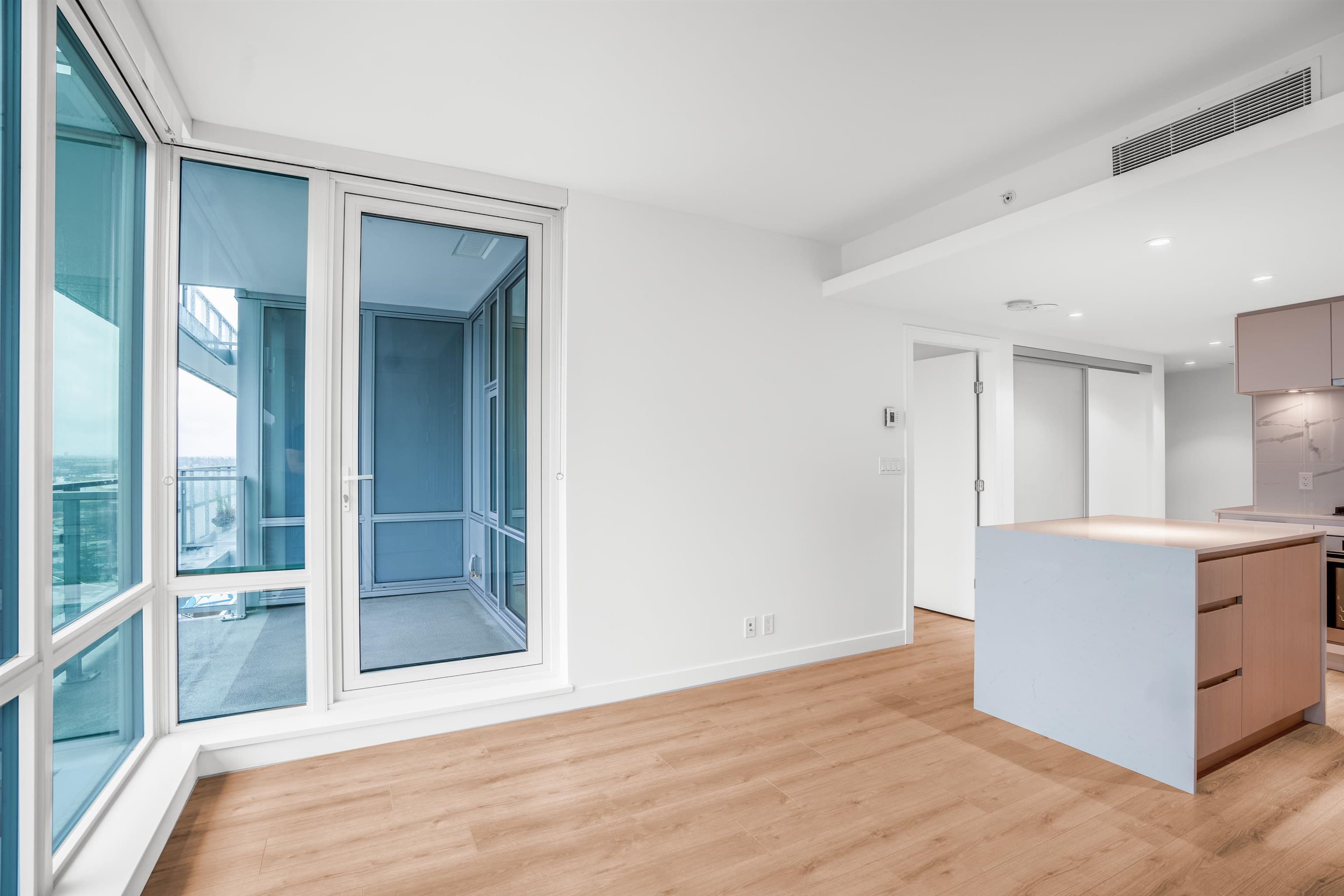 1705 - 1500 Fern Street, North Vancouver, V7J 0E6 — photo 3