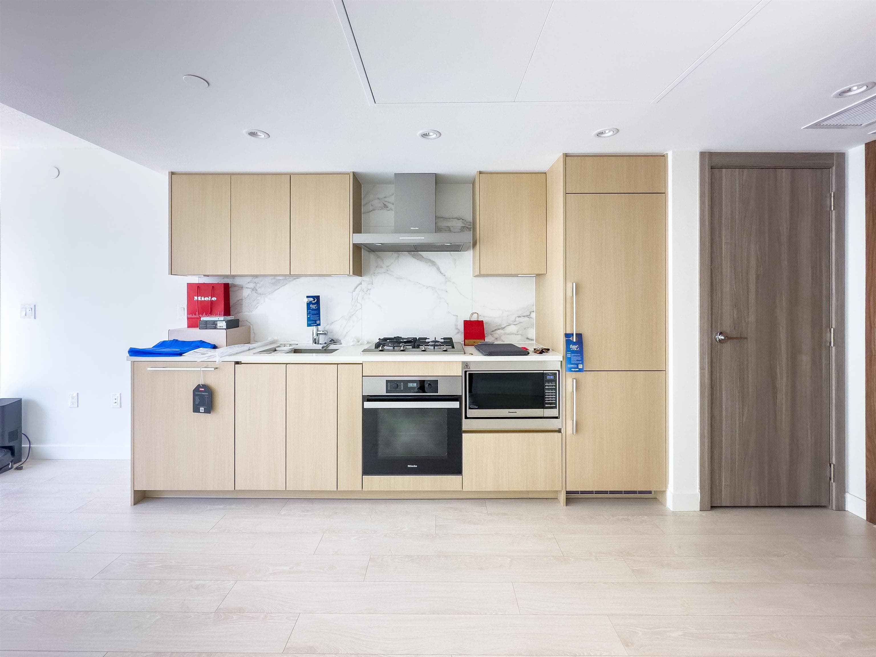 1083 - 8608 Hazelbridge Way, Richmond, V6X 0W2 — photo 4