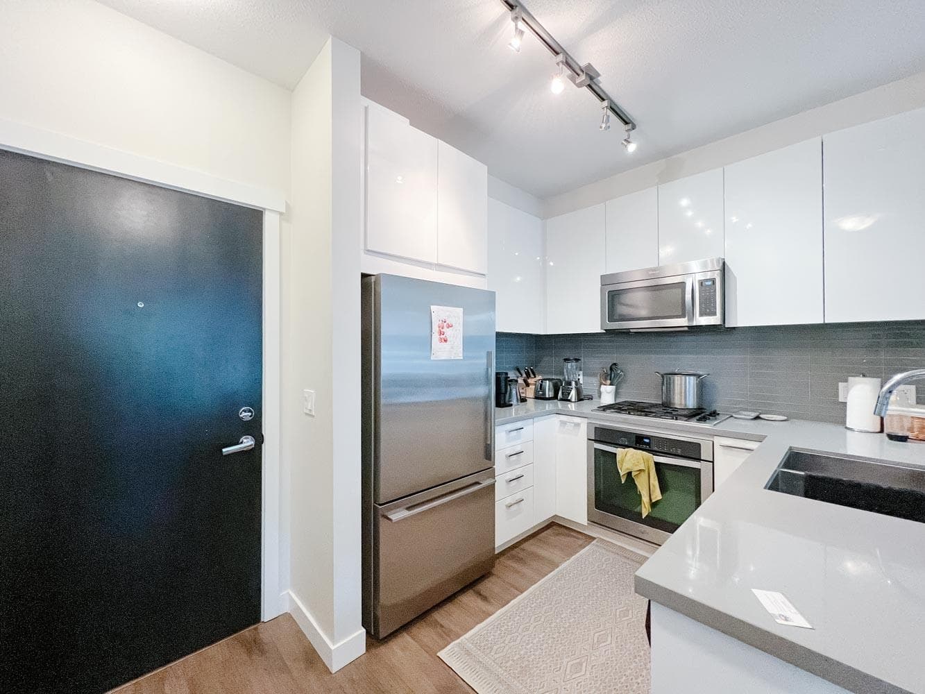 207 - 717 Chesterfield Avenue, North Vancouver, V7M 2M6 — photo 5