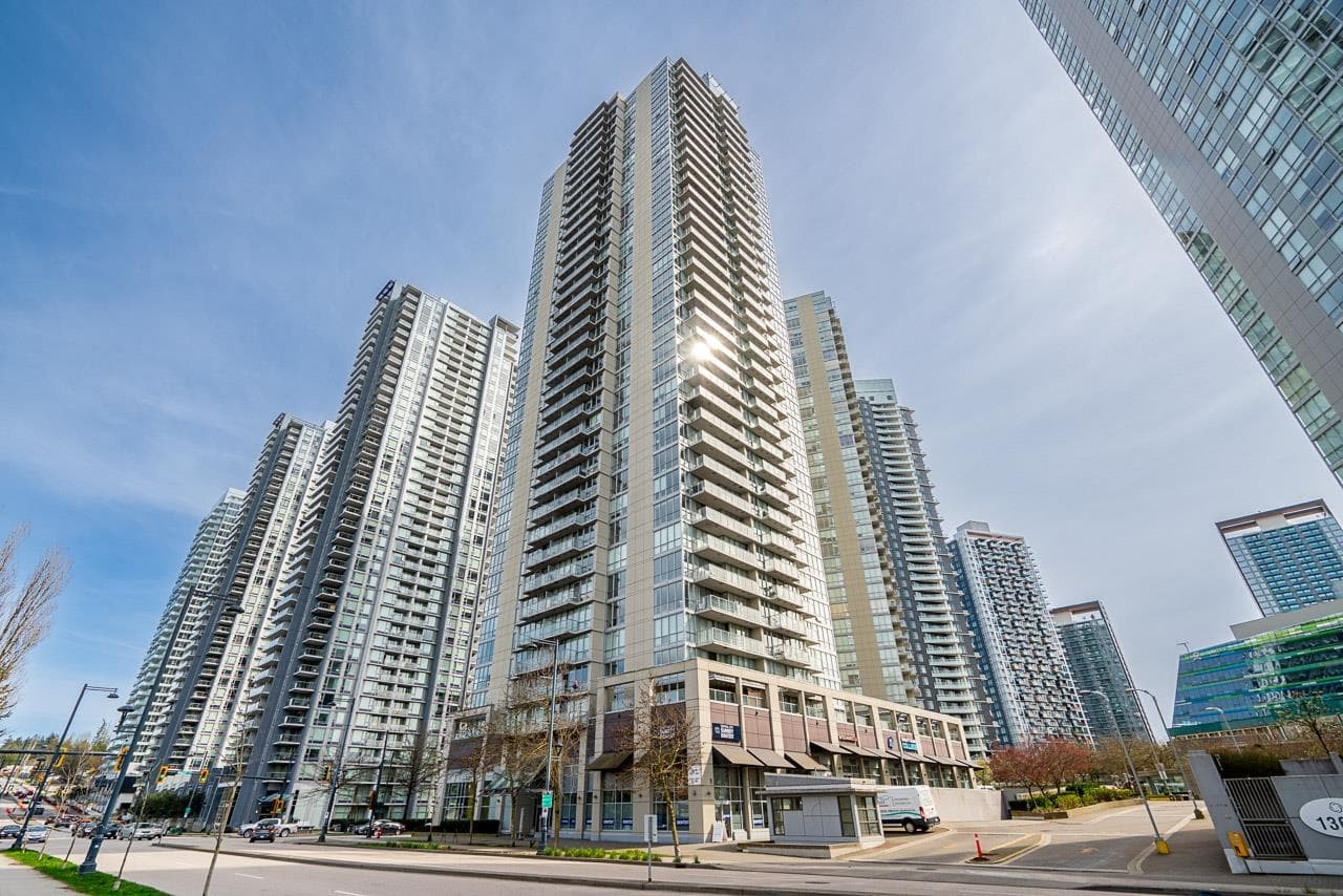 2201 - 13688 100 Avenue, Surrey, V3T 0G5 — photo 1