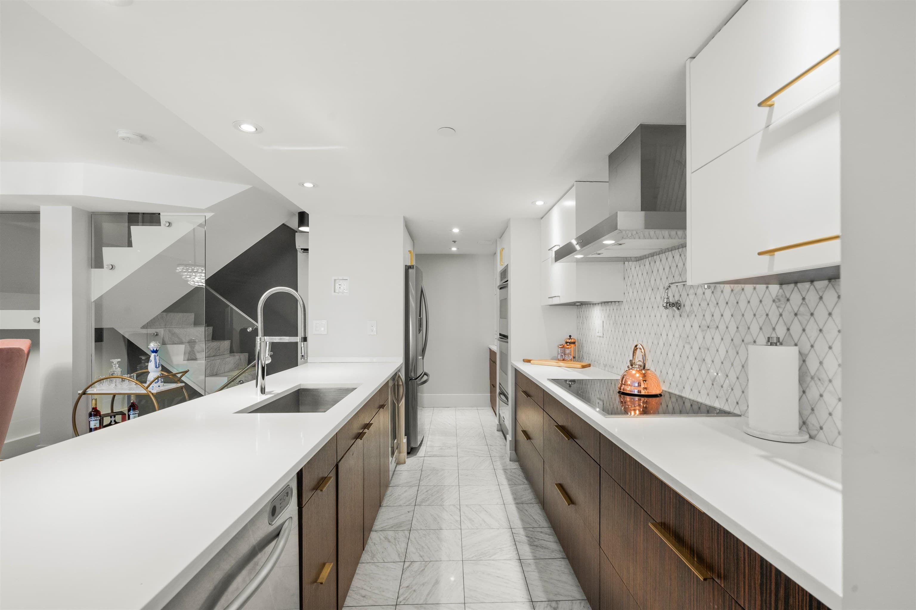 1028 Cambie Street, Vancouver, V6B 6J5 — photo 2