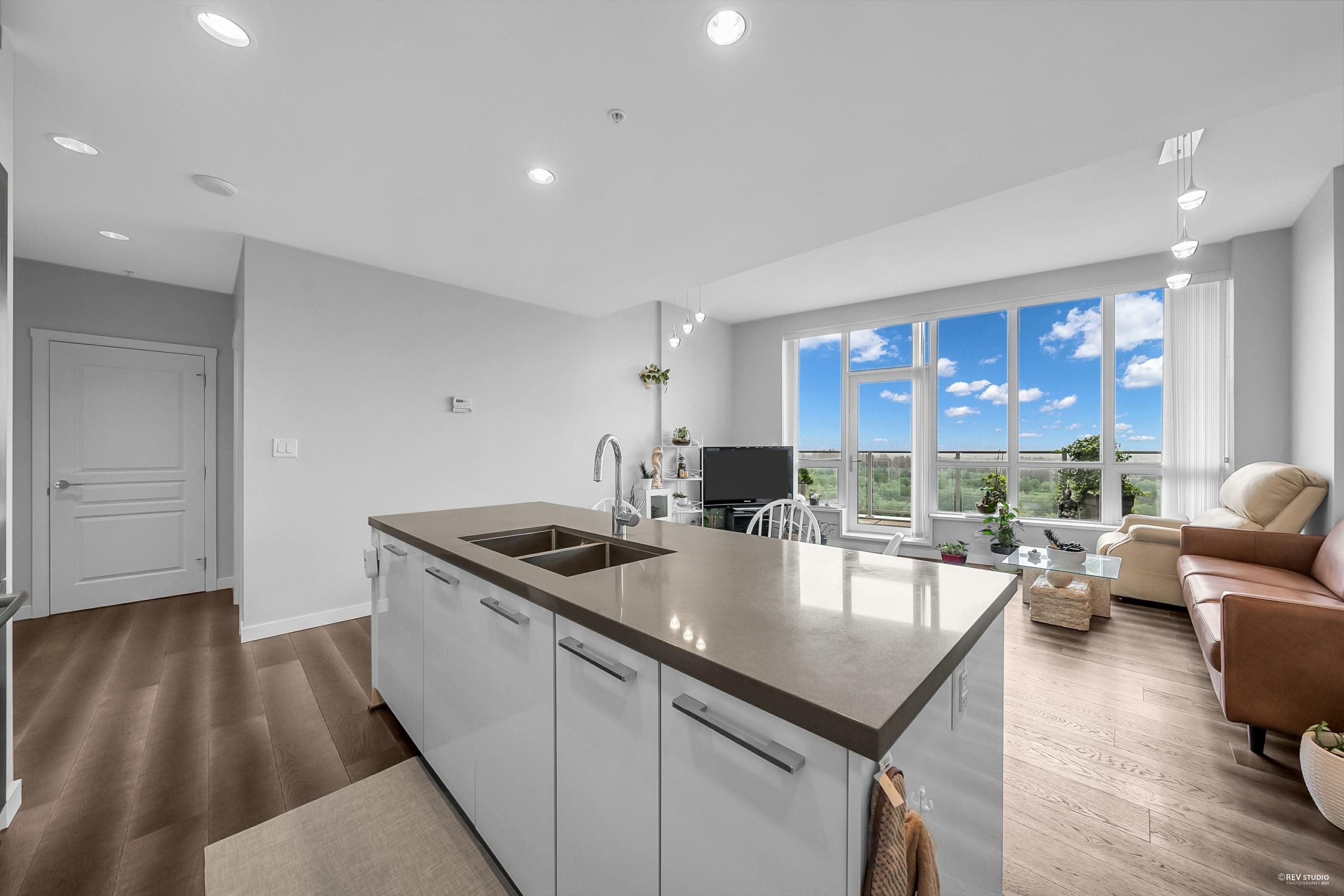 2902 - 3093 Windsor Gate, Coquitlam, V3B 0N2 — photo 4