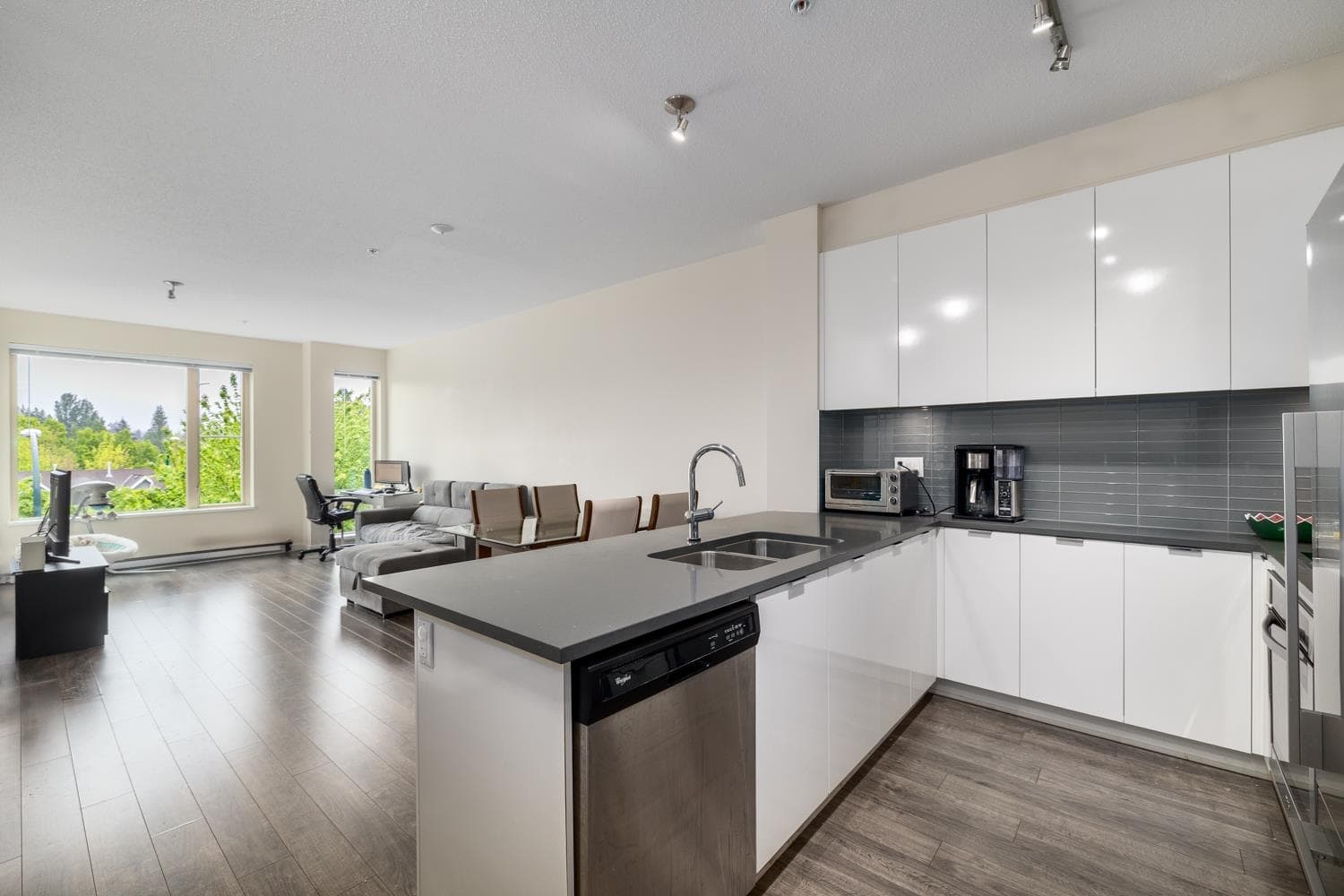 322 - 2665 Mountain Highway, North Vancouver, V7J 0A8 — photo 1