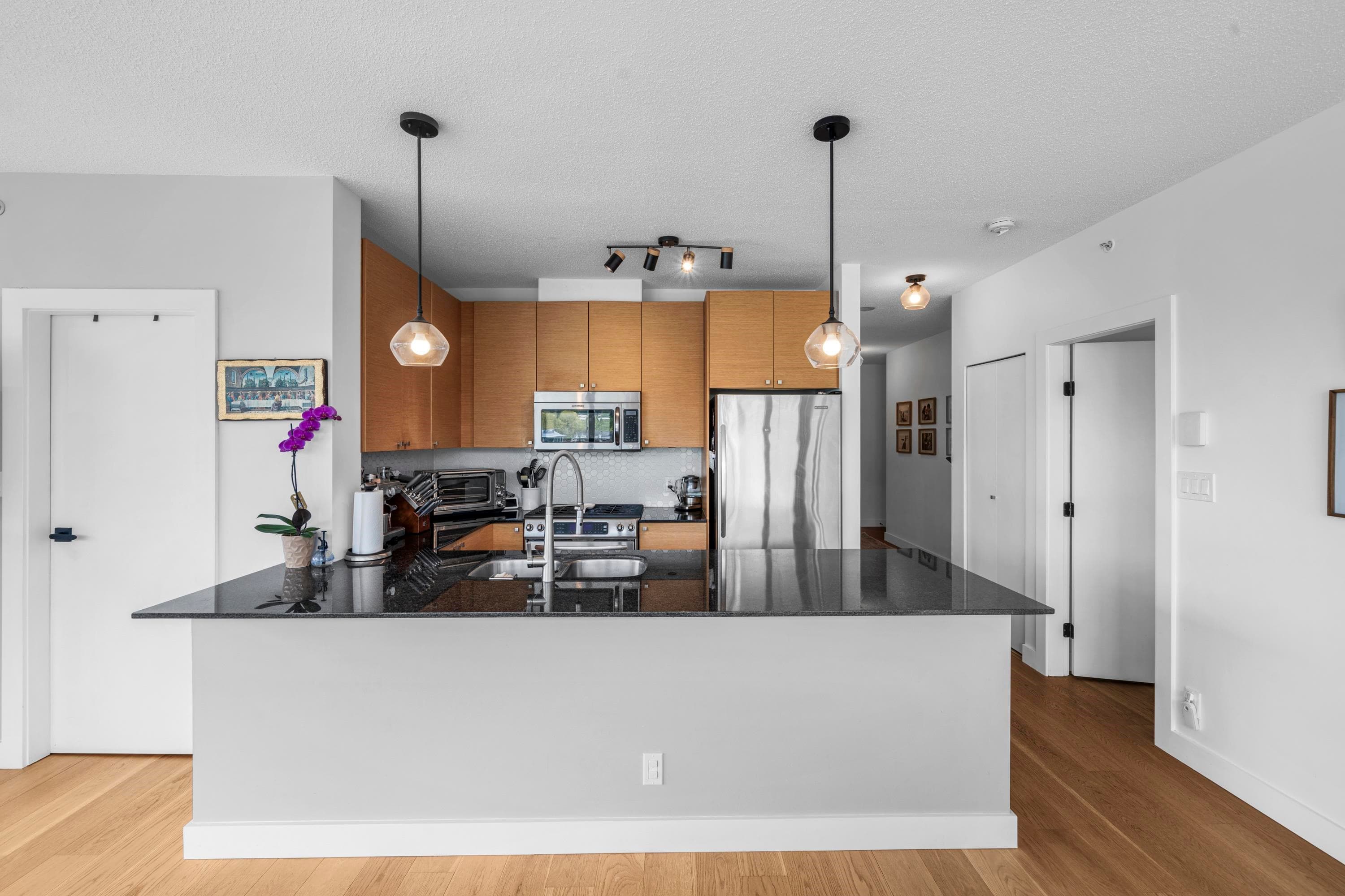808 - 110 Brew Street, Port Moody, V3H 0E4 — photo 4