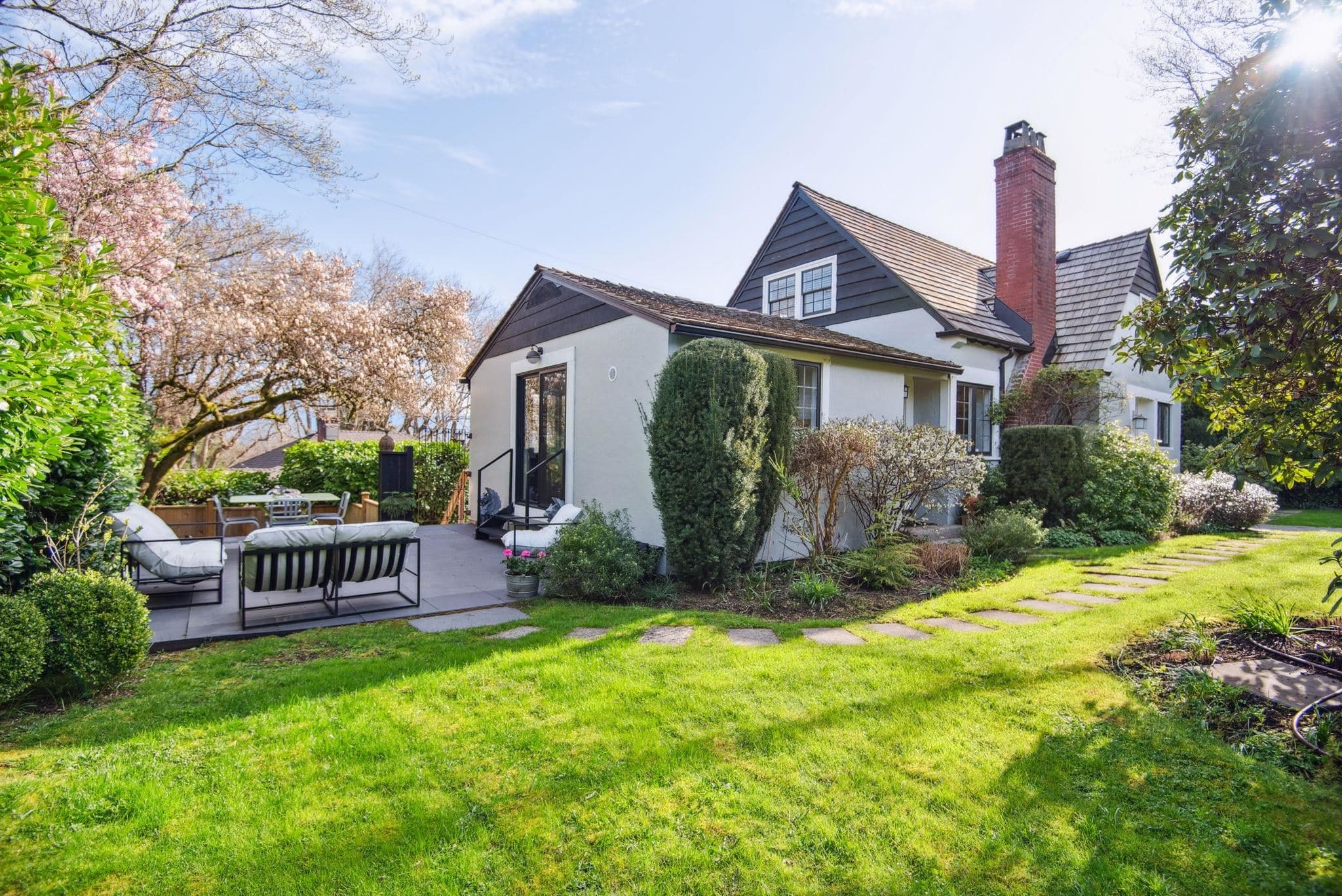 2562 Wallace Crescent, Vancouver, V6R 3V4 — photo 3