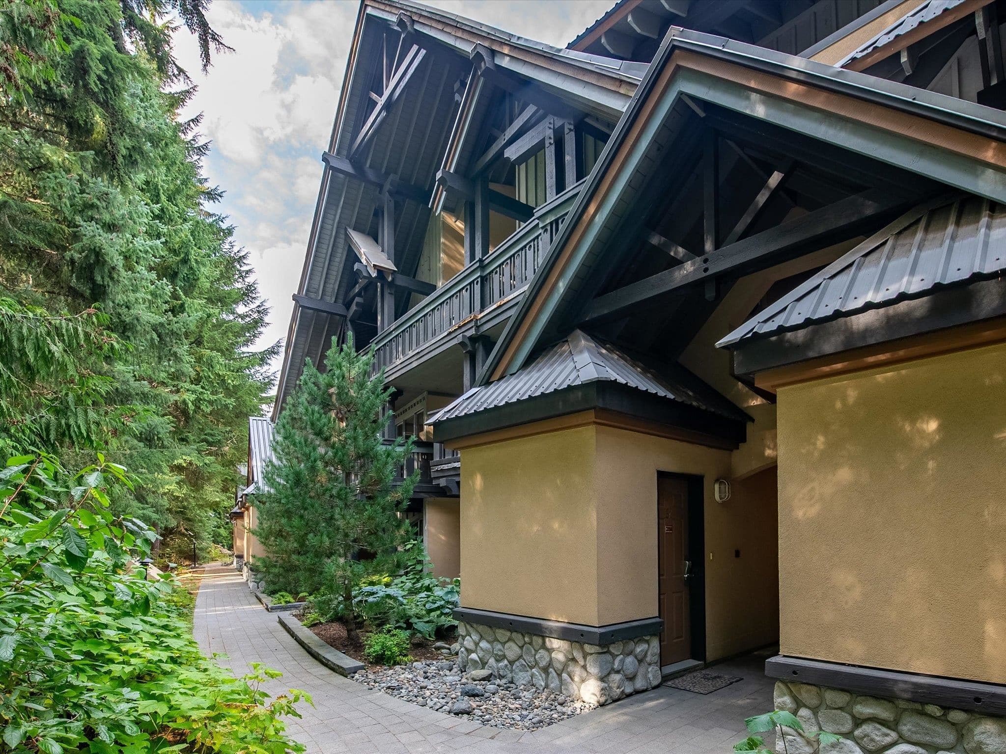 32 - 4335 Northlands Boulevard, Whistler, V0N 1B4 — photo 1