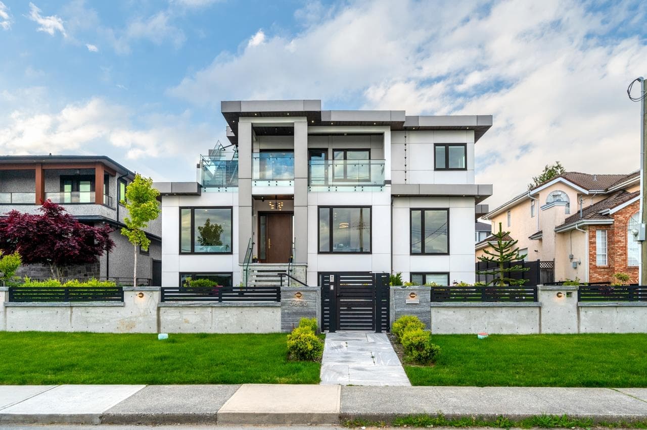 5655 Portland Street, Burnaby, V5J 2R7 — photo 1