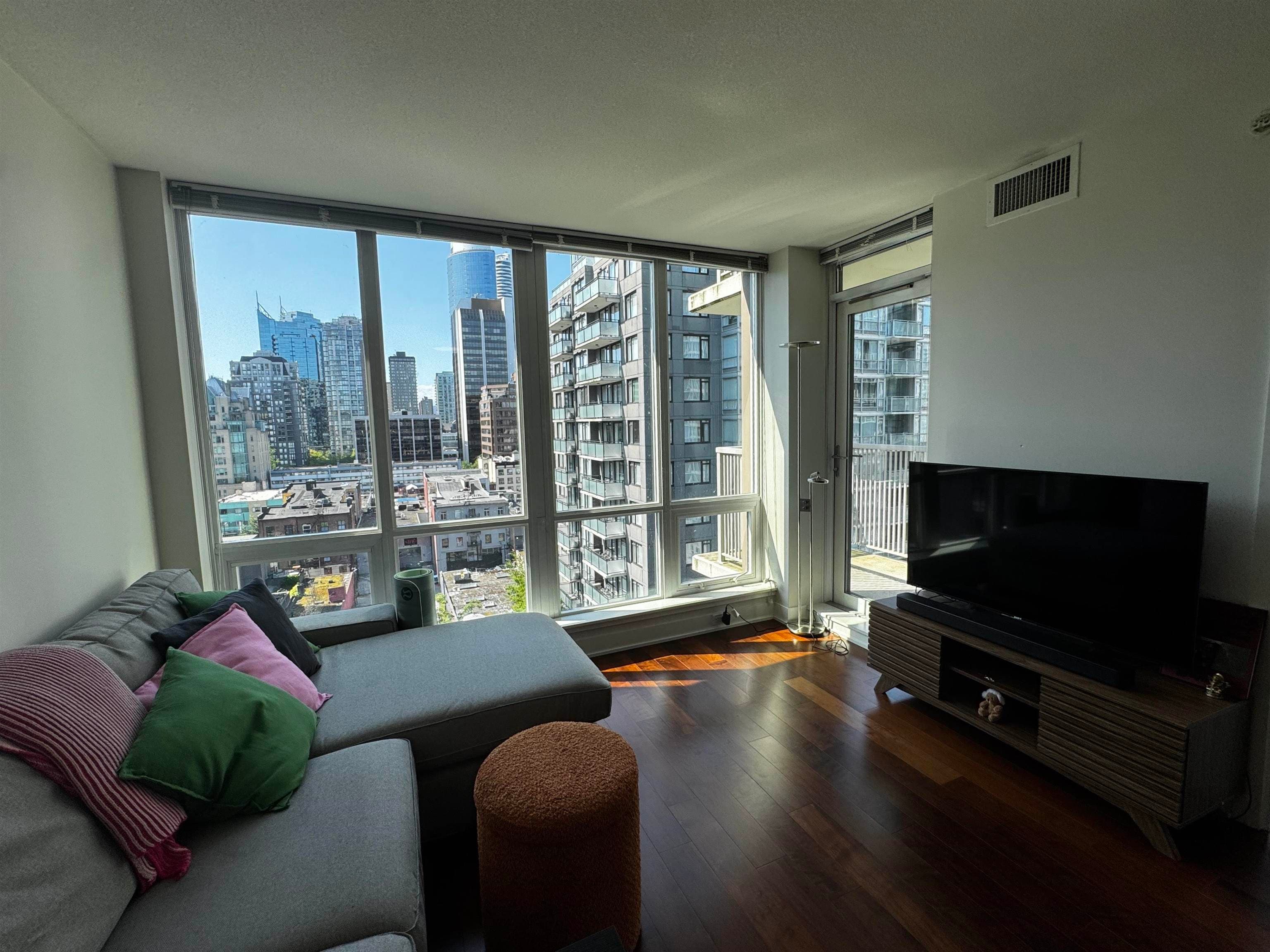 1705 - 1055 Richards Street, Vancouver, V6B 0C2 — photo 5