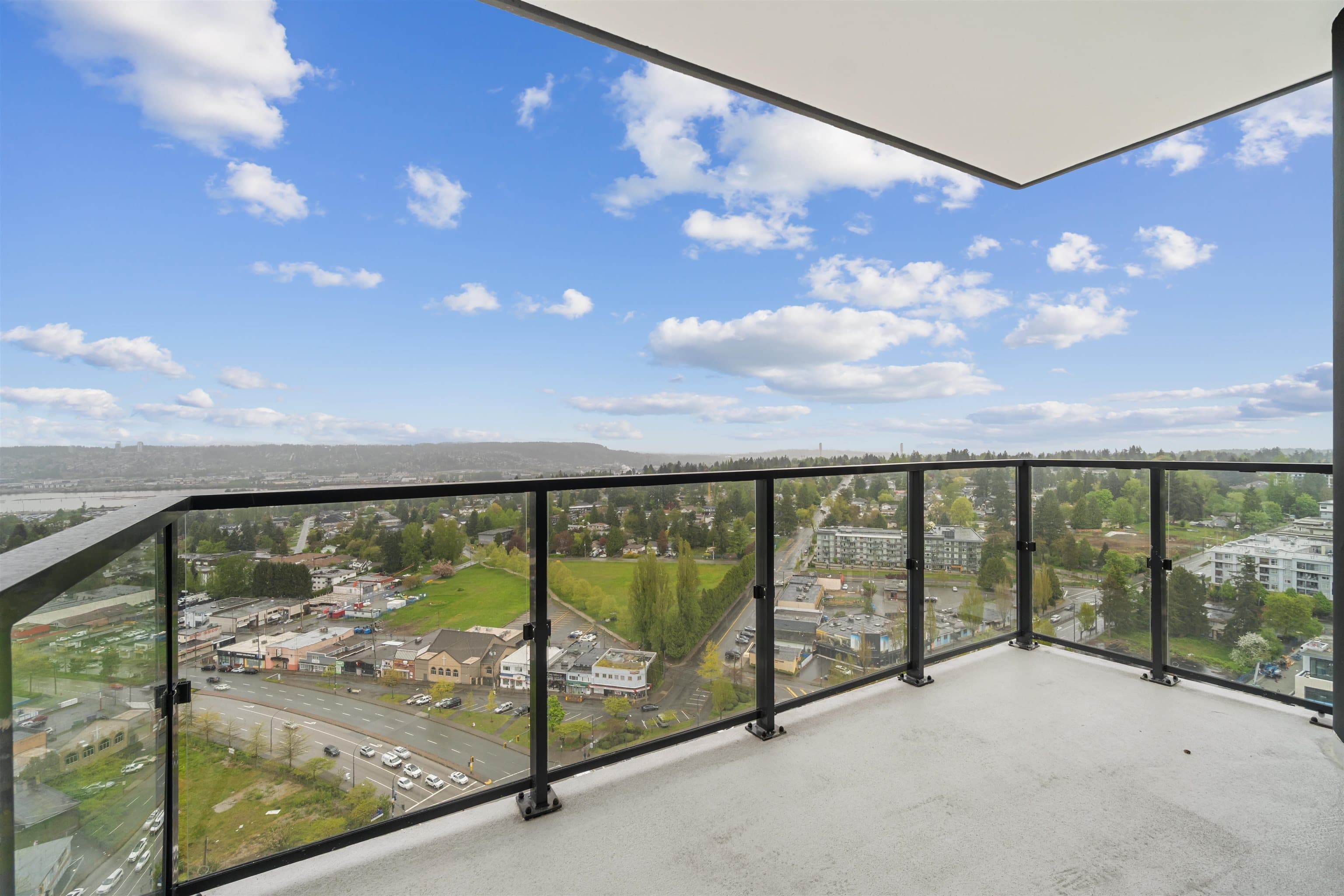 2402 - 10750 135a Street, Surrey, V3T 0A4 — photo 2