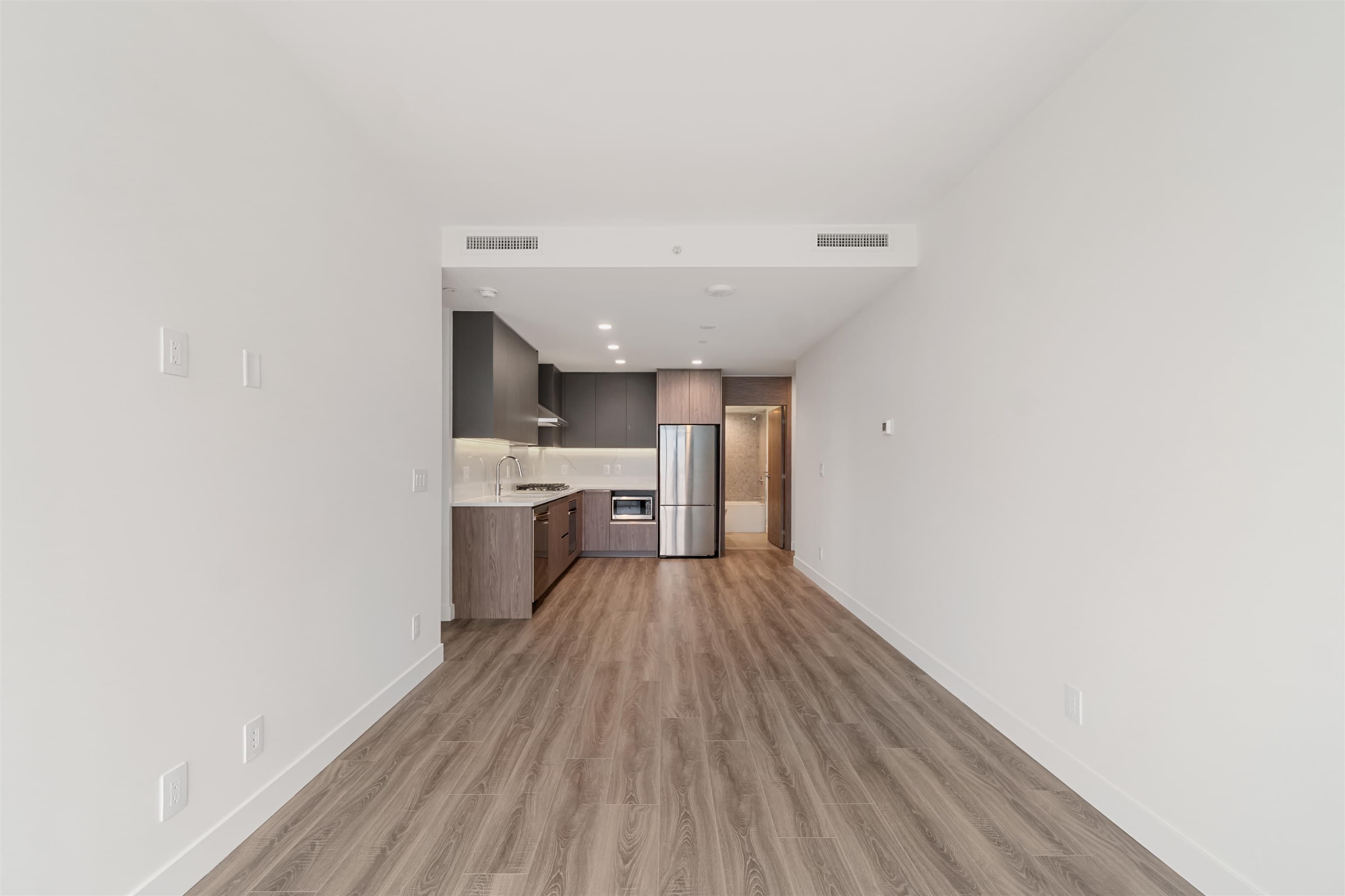2402 - 10750 135a Street, Surrey, V3T 0A4 — photo 5