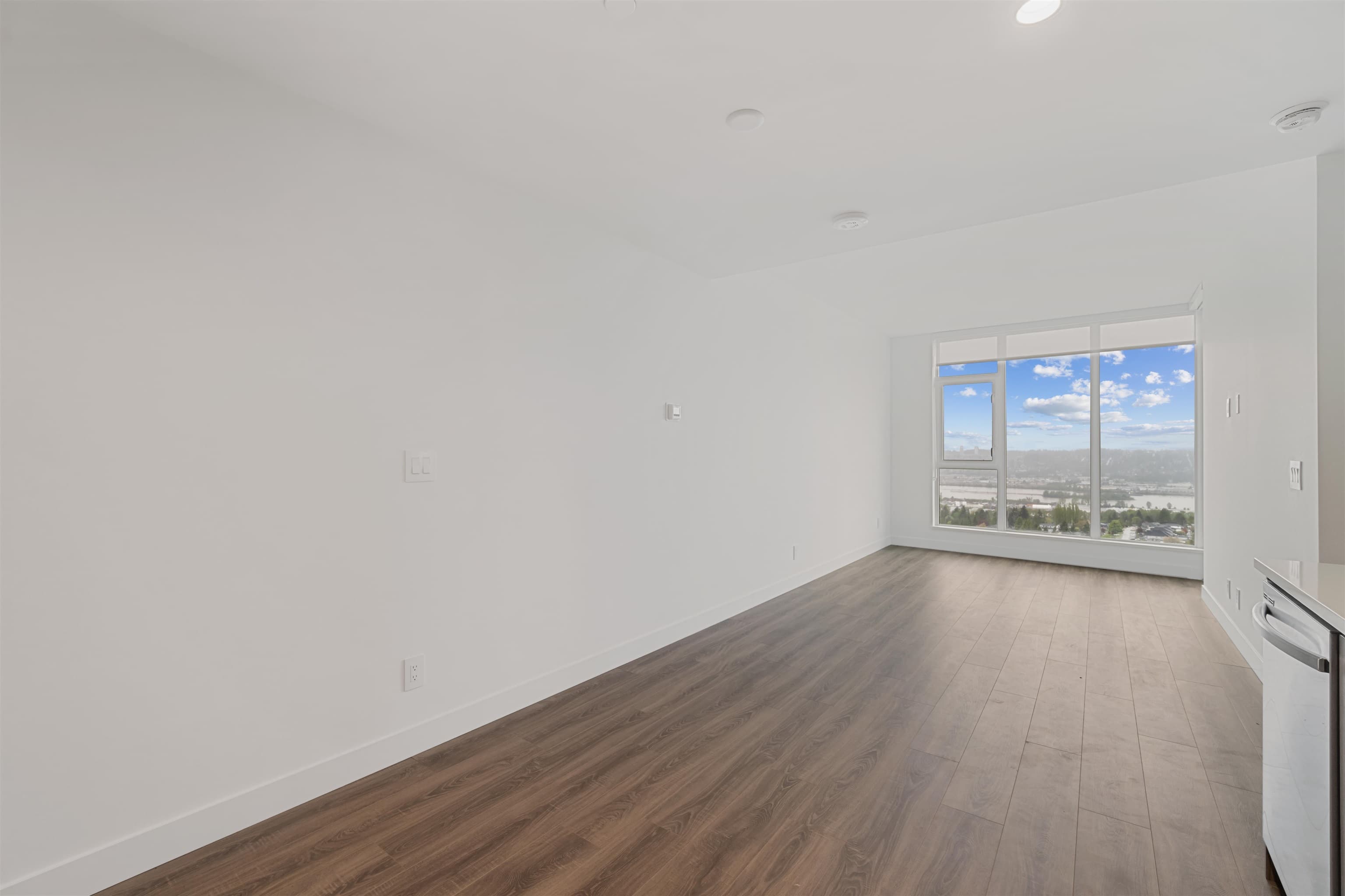 2402 - 10750 135a Street, Surrey, V3T 0A4 — photo 4