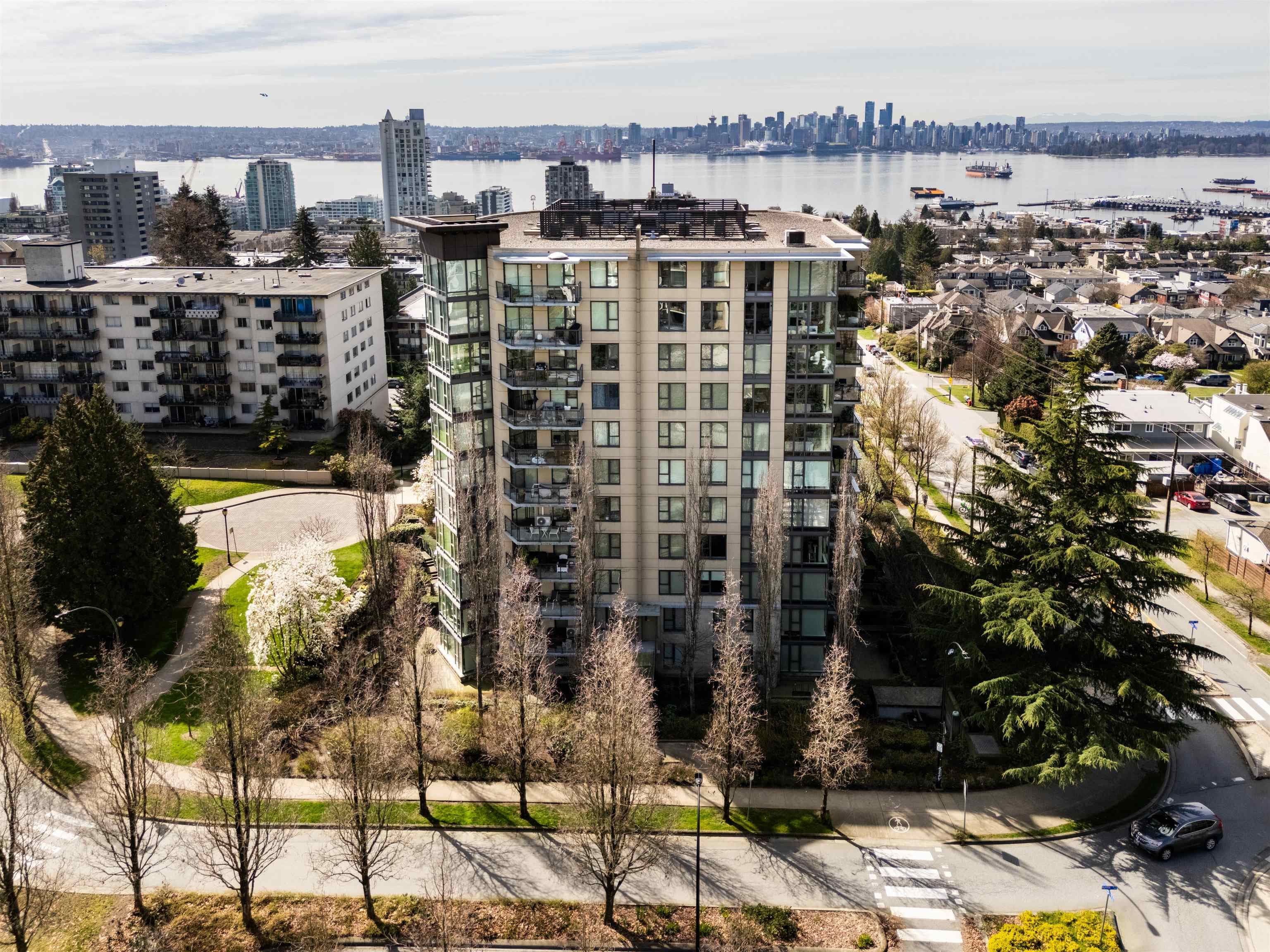 PH8 - 683 W Victoria Park, North Vancouver, V7M 0A2 — photo 4