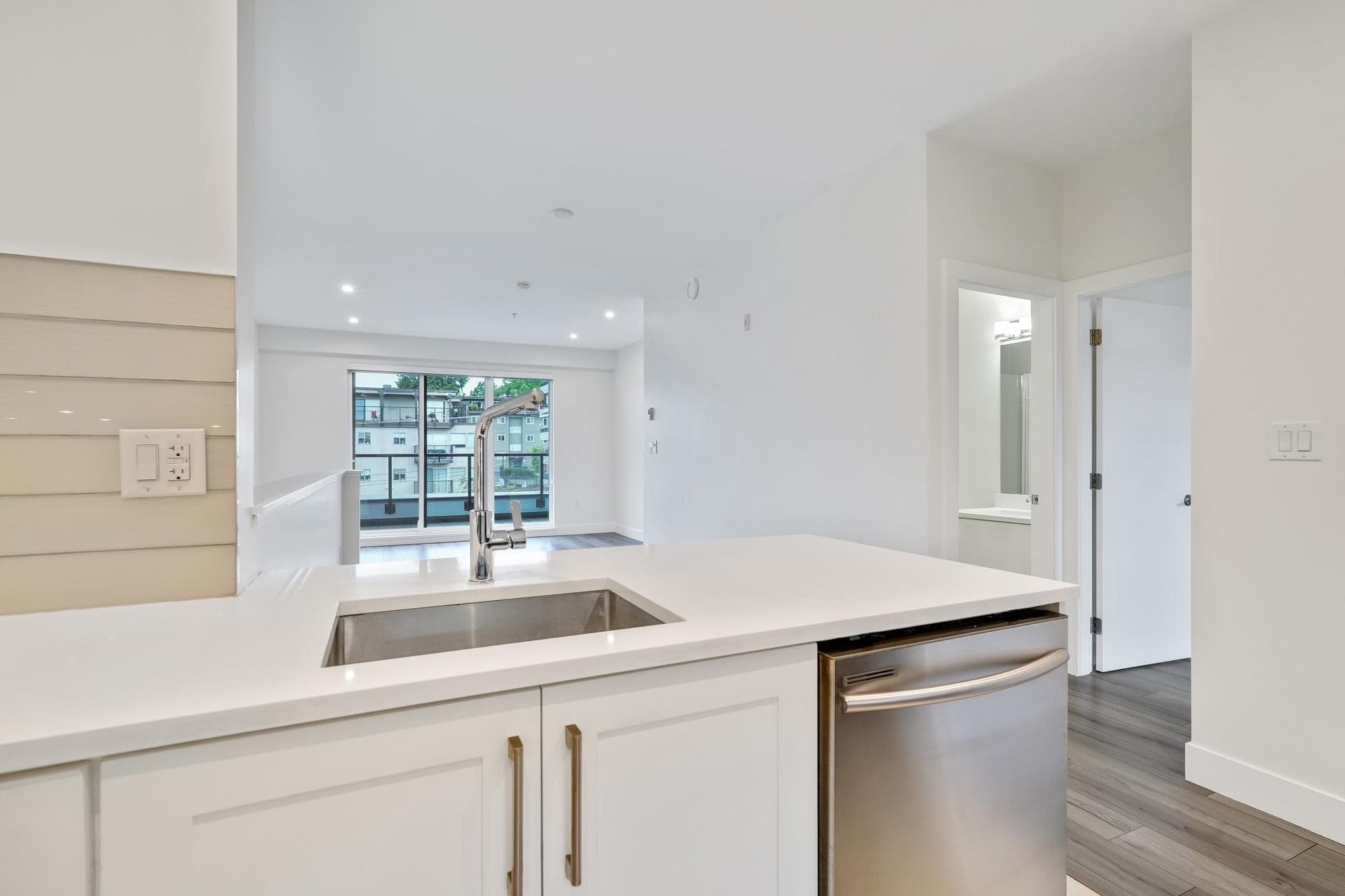 510 - 218 Carnarvon Street, New Westminster, V3L 1B8 — photo 4