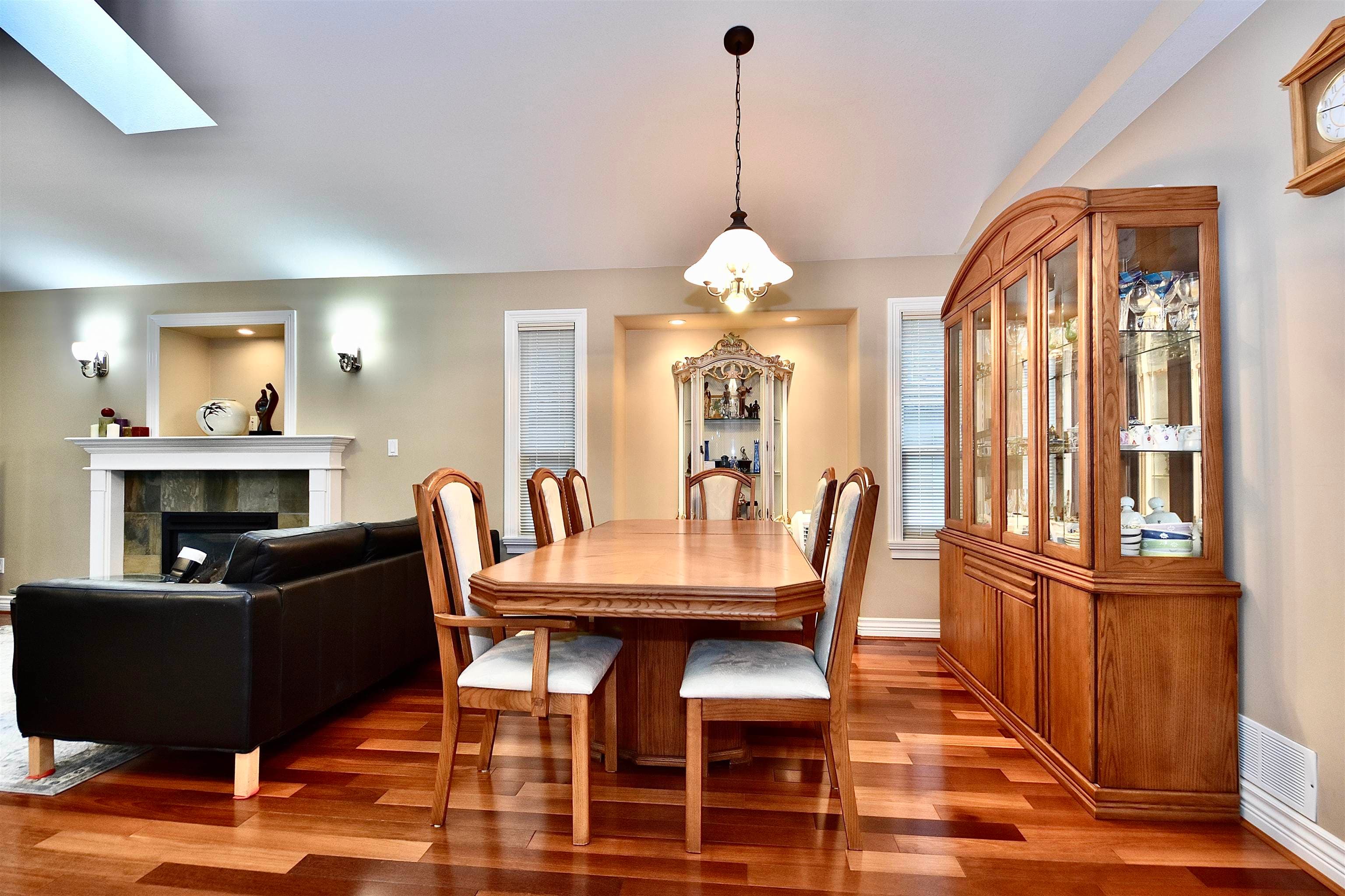 3035 Maplewood Court, Coquitlam, V3E 3P3 — photo 3