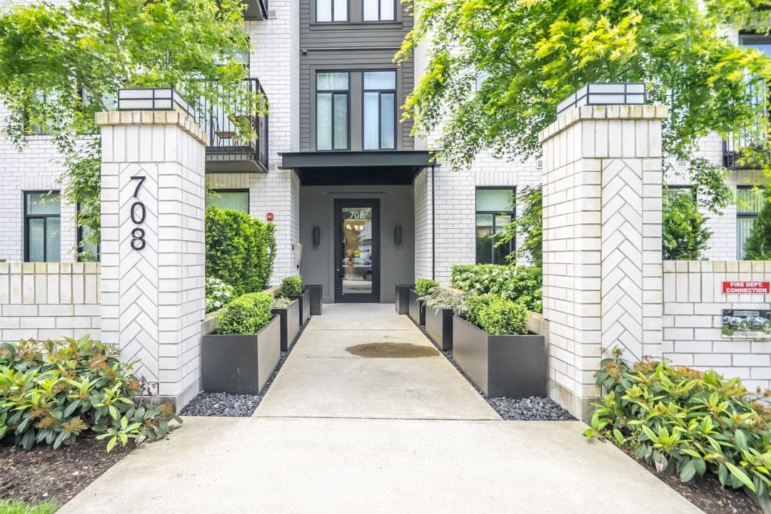 209 - 708 Edgar Avenue, Coquitlam, V3K 0H3 — photo 2