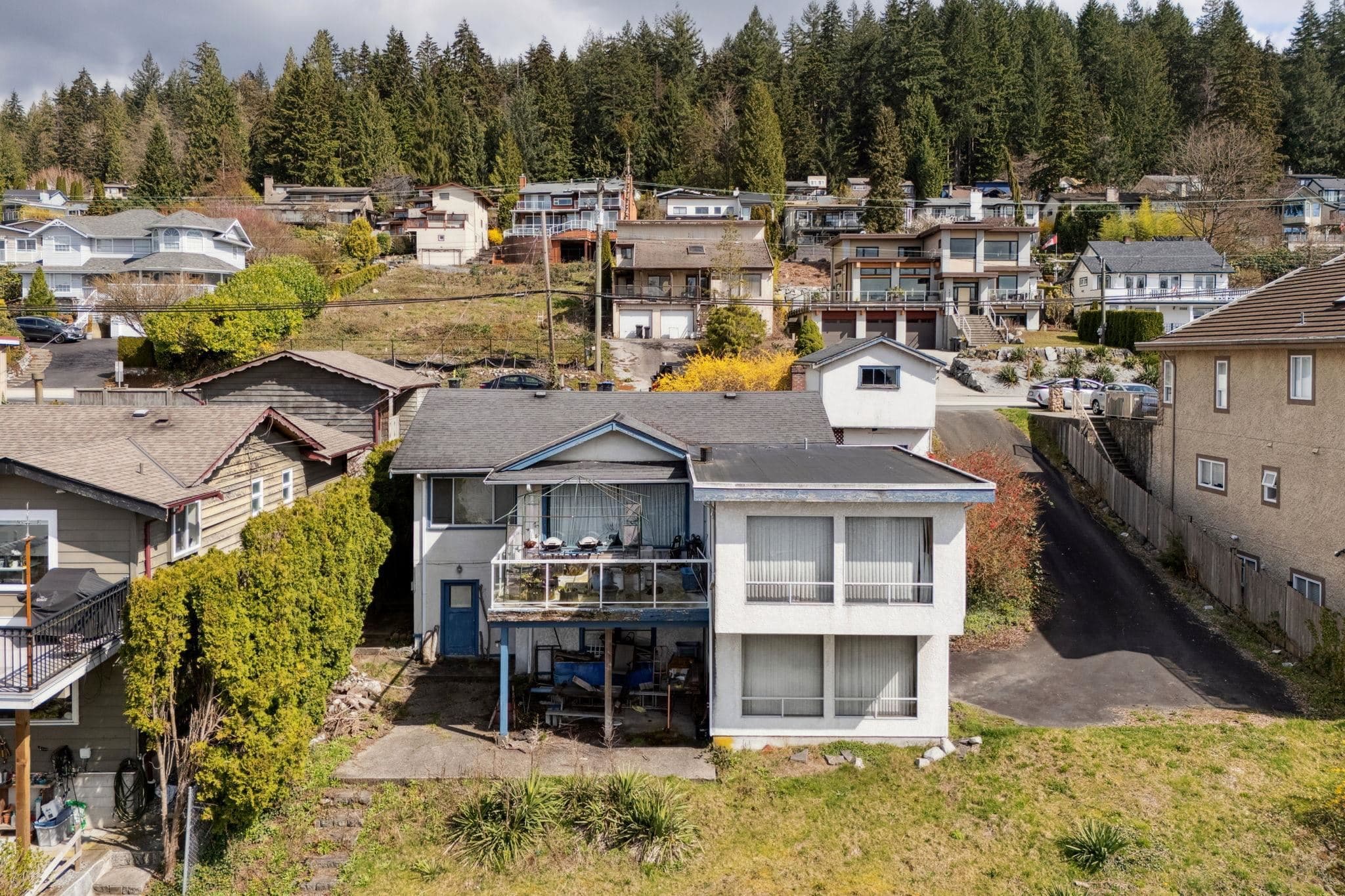 1038 Ioco Road, Port Moody, V3H 2X1 — photo 2