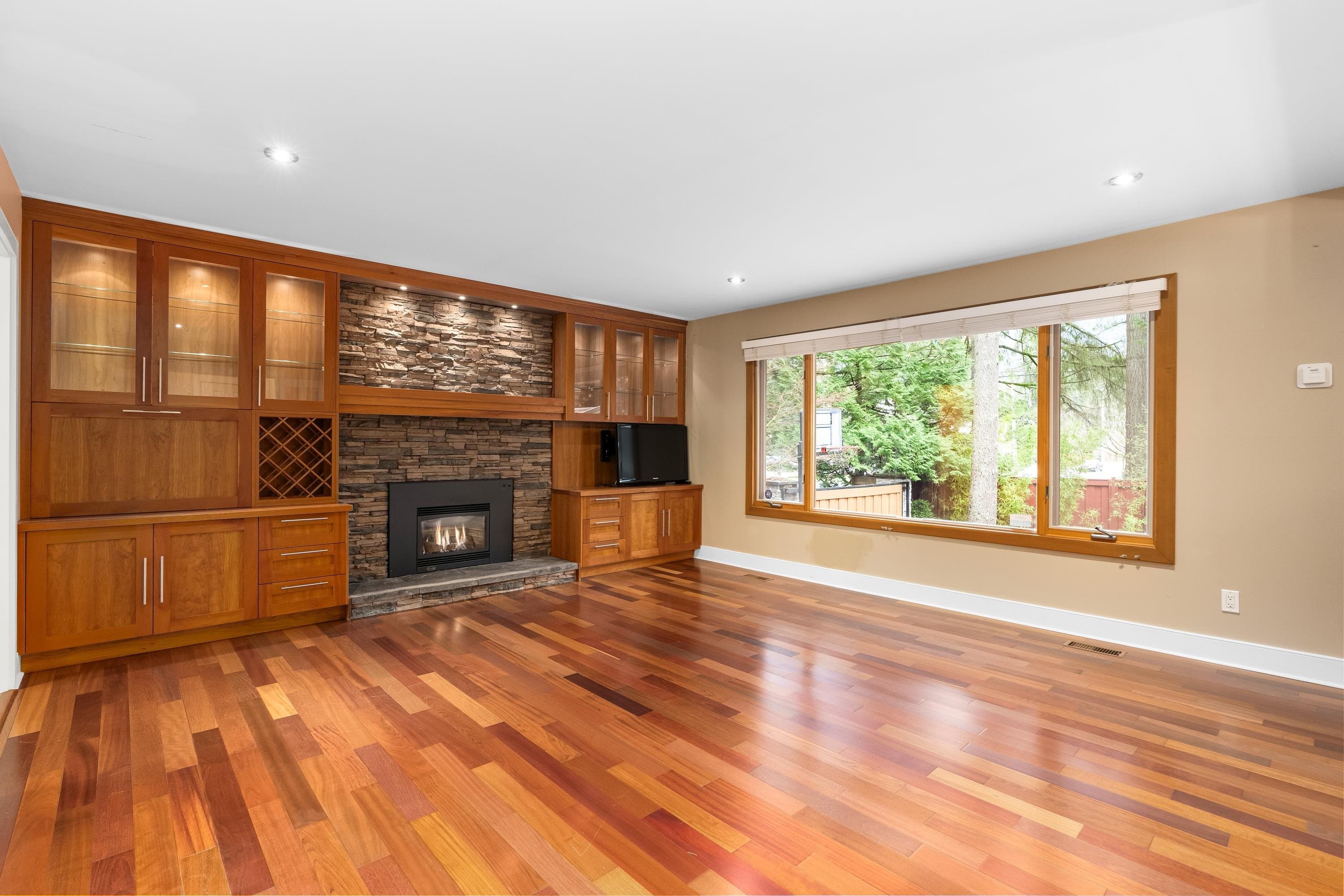 4793 Capilano Road, North Vancouver, V7R 4K2 — photo 4