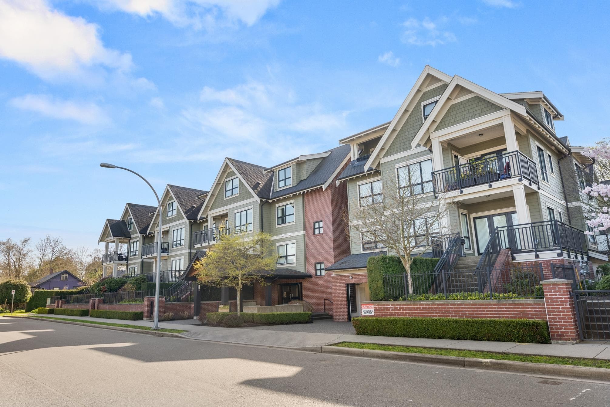 408 - 4689 52a Street, Delta