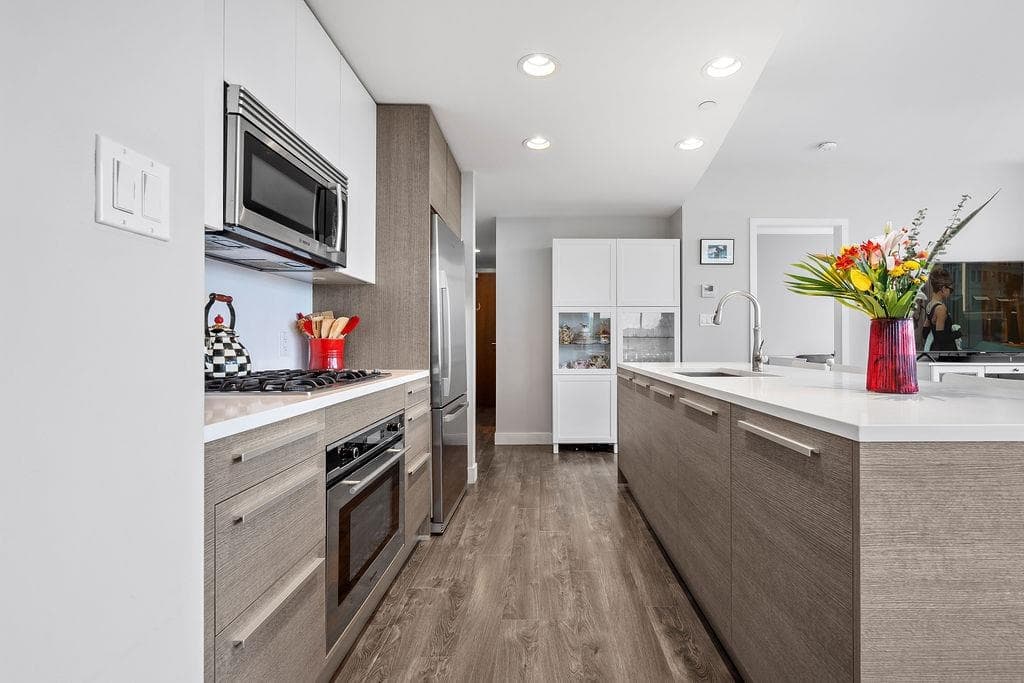702 - 2008 Rosser Avenue, Burnaby, V5C 0H8 — photo 3