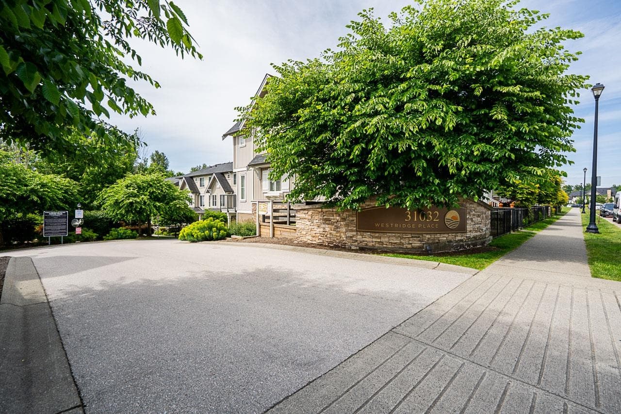 28 - 31032 Westridge Place, Abbotsford, V2T 0C6 — photo 1