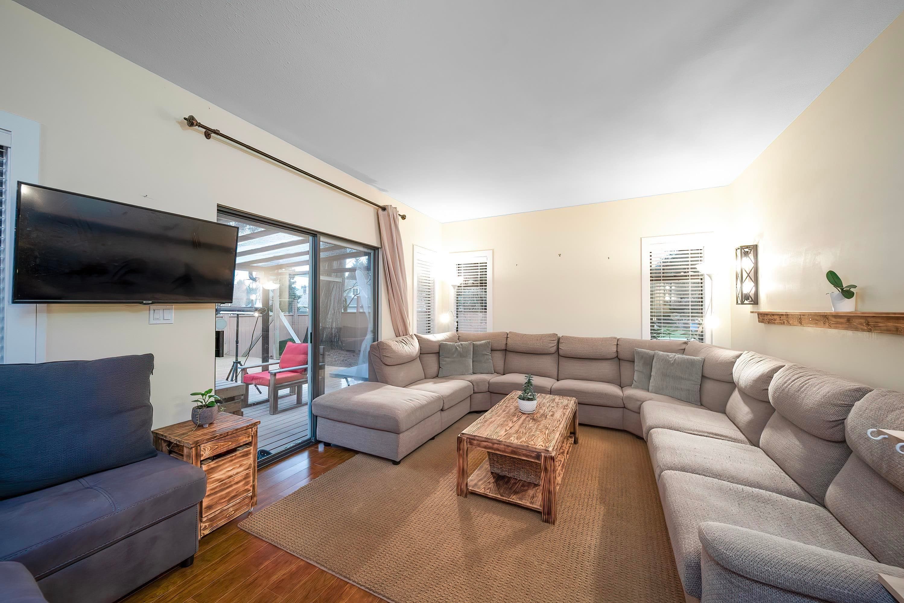 6061 Southpark Place, Surrey, V3X 2C1 — photo 5