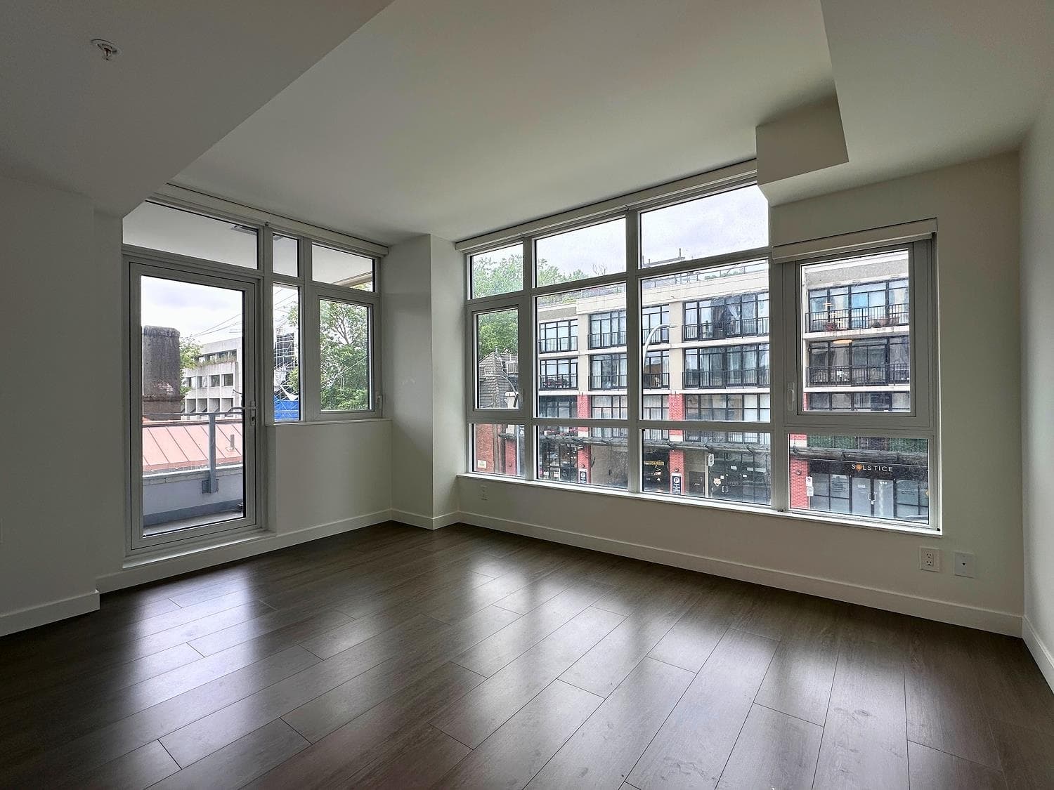 302 - 618 Carnarvon Street, New Westminster, V3M 0N9 — photo 2