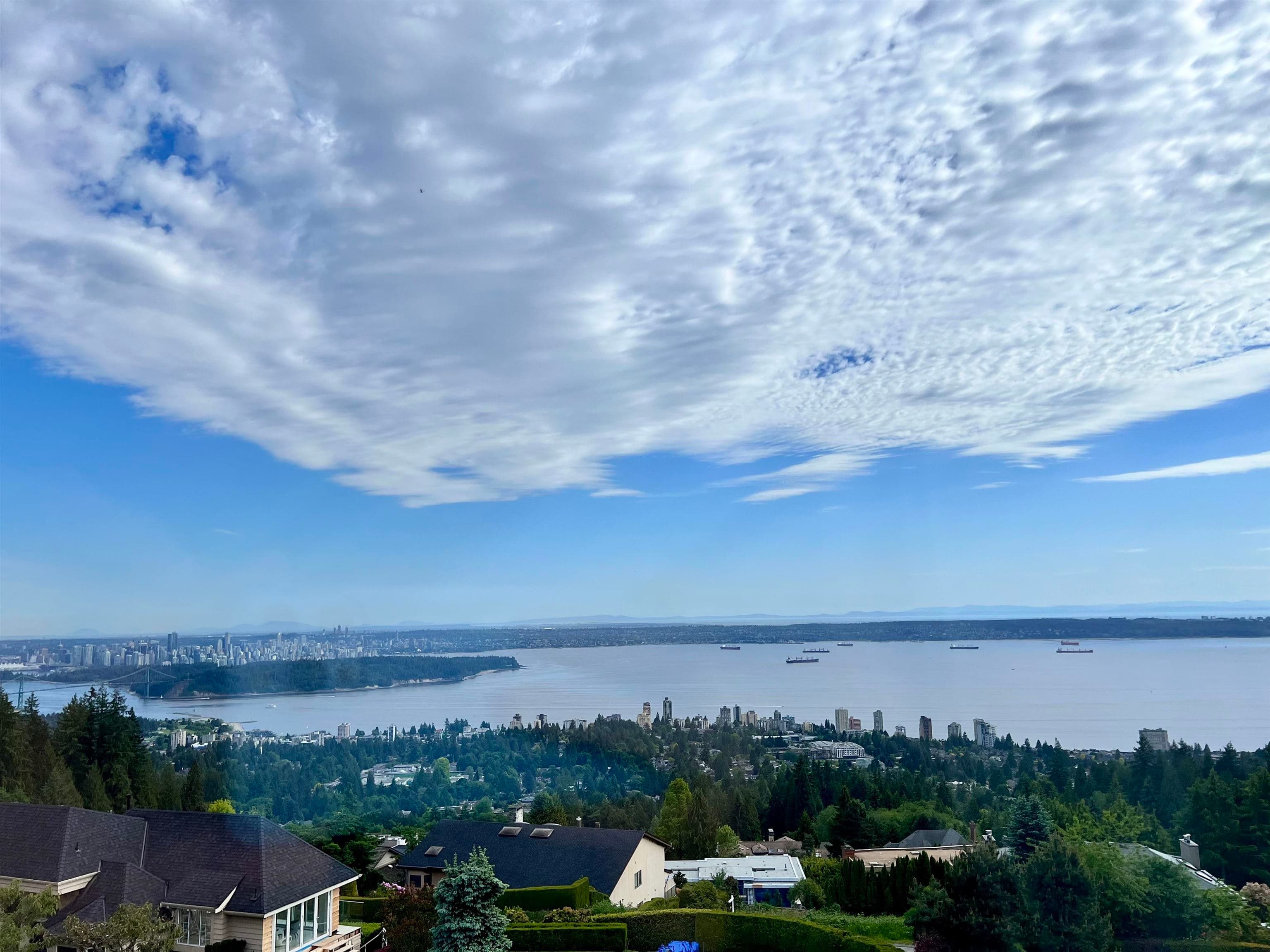 2555 Westhill Drive, West Vancouver, V7S 3B7 — photo 5