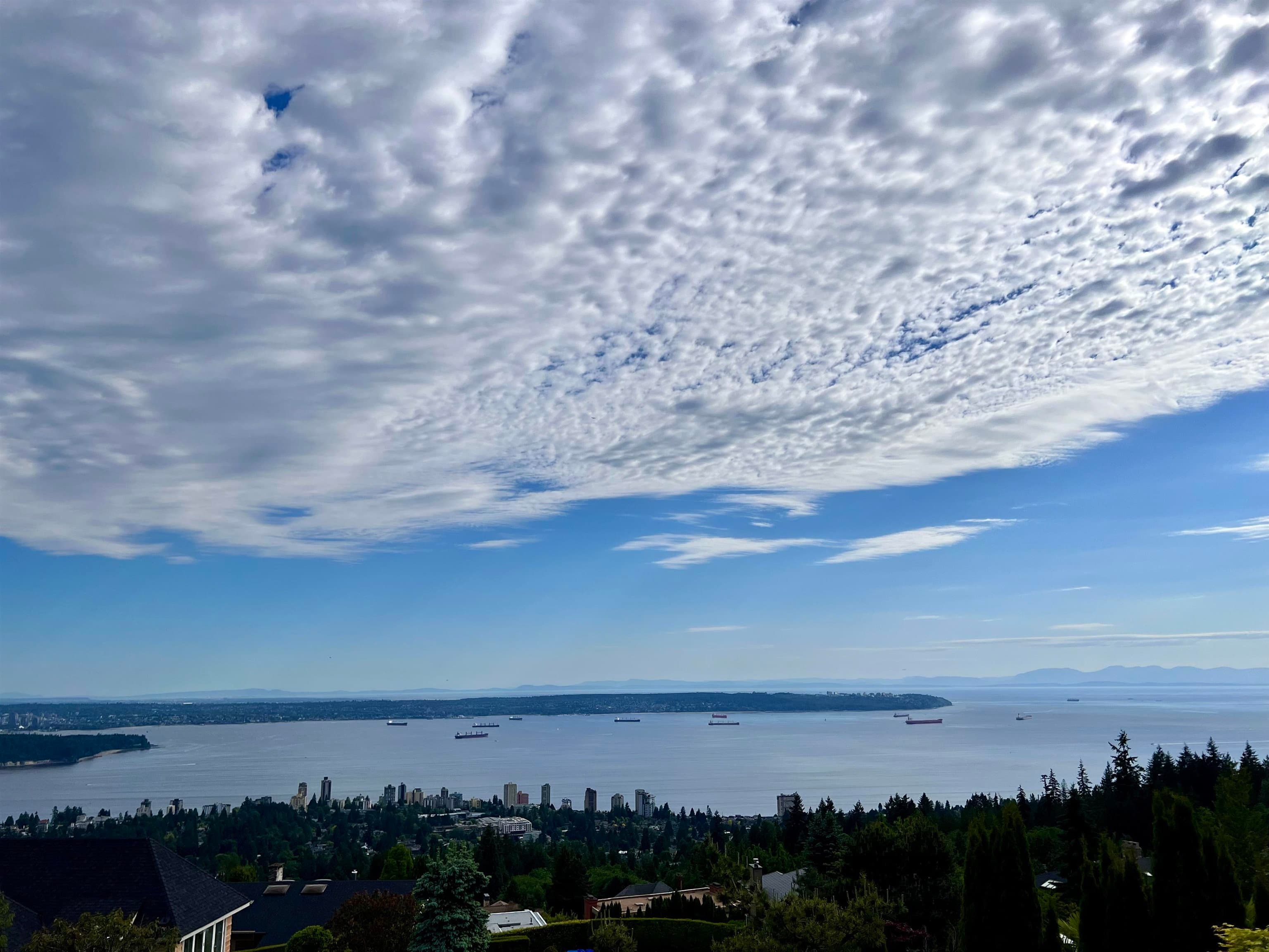 2555 Westhill Drive, West Vancouver, V7S 3B7 — photo 4