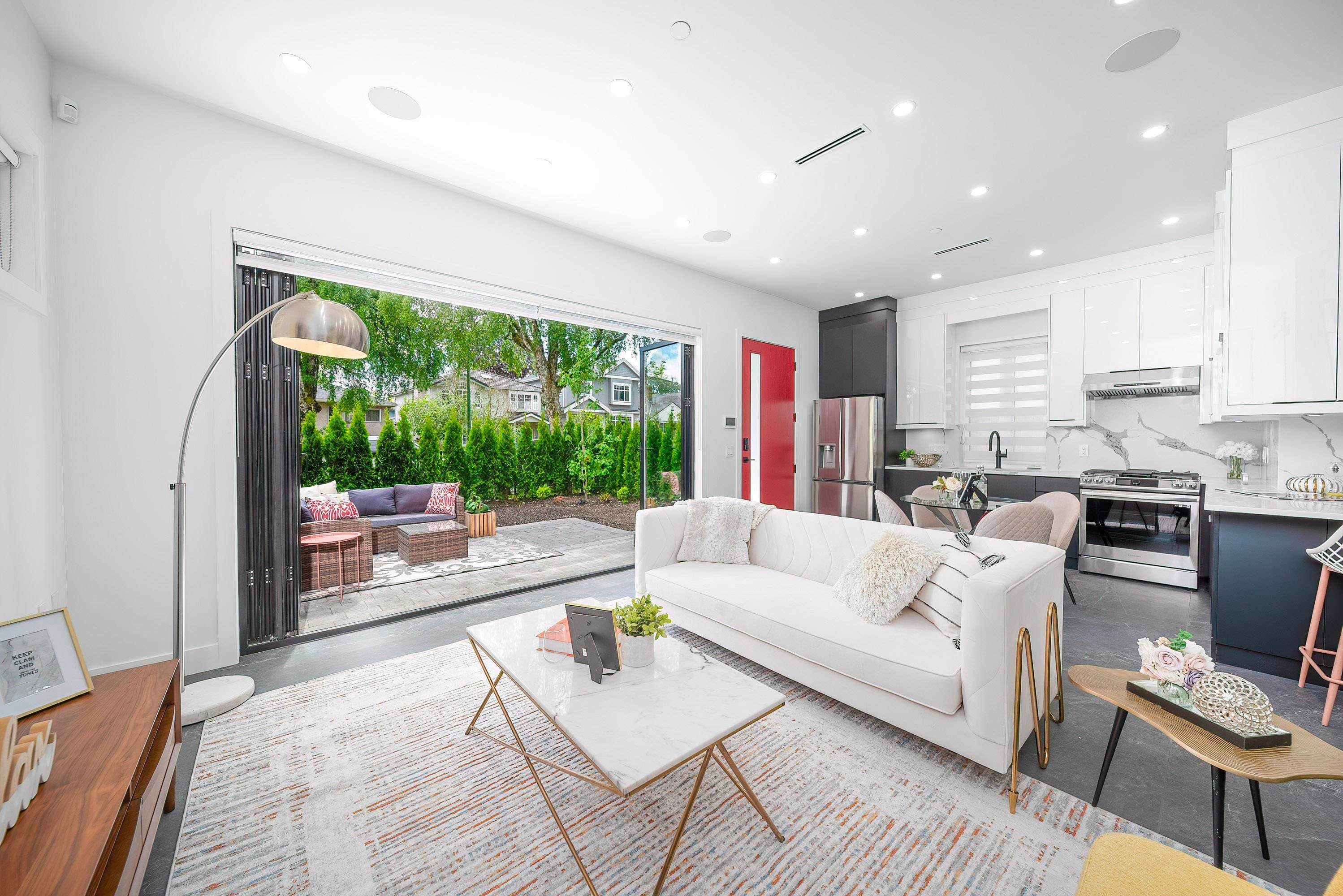 1 - 2777 E 27th Avenue, Vancouver, V5R 1N4 — photo 2
