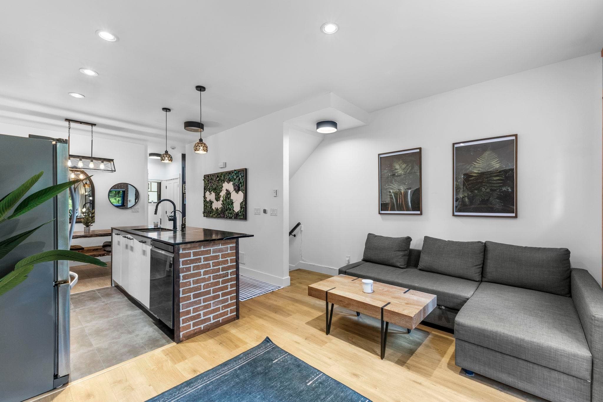 121 - 3382 Viewmount Drive, Port Moody, V3H 2M1 — photo 3