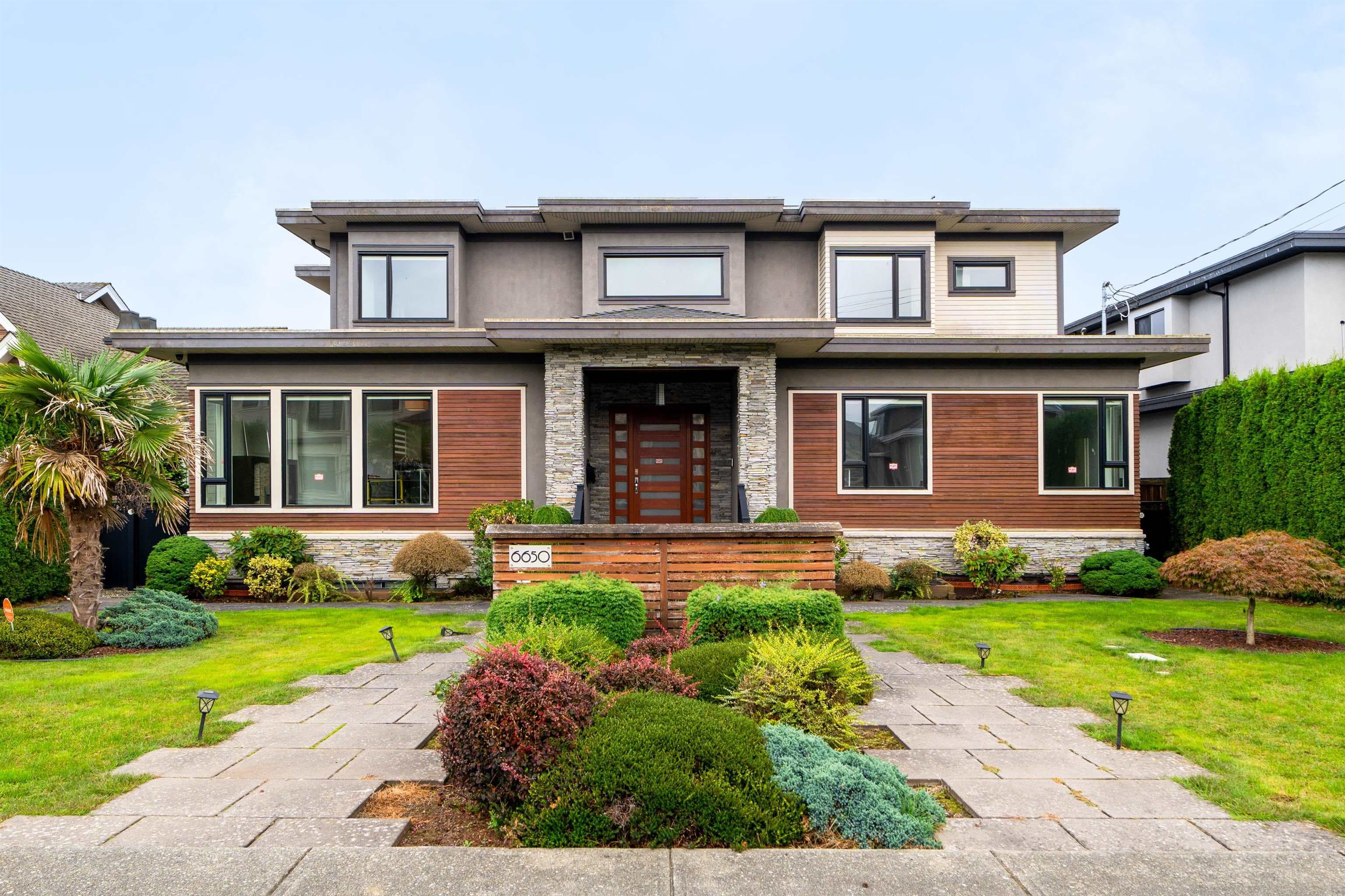 6650 Napier Street, Burnaby